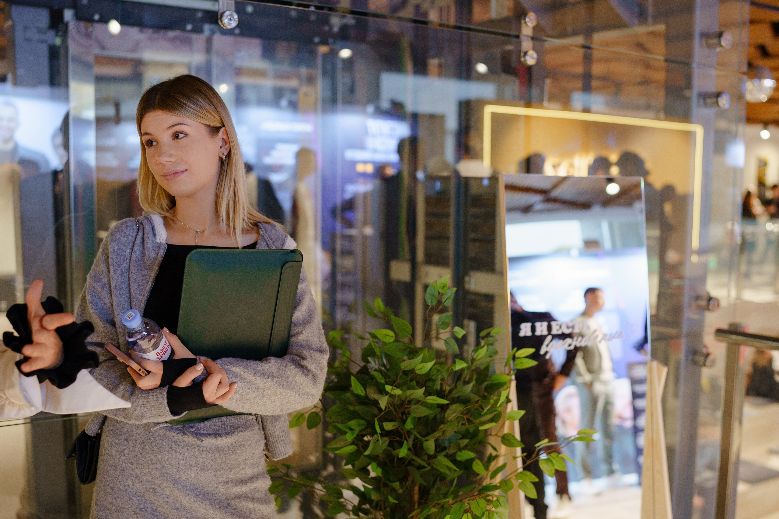 Репортажный фотограф на конференцию в Москве. Репортажный фотограф в Москве Саша Дружинина