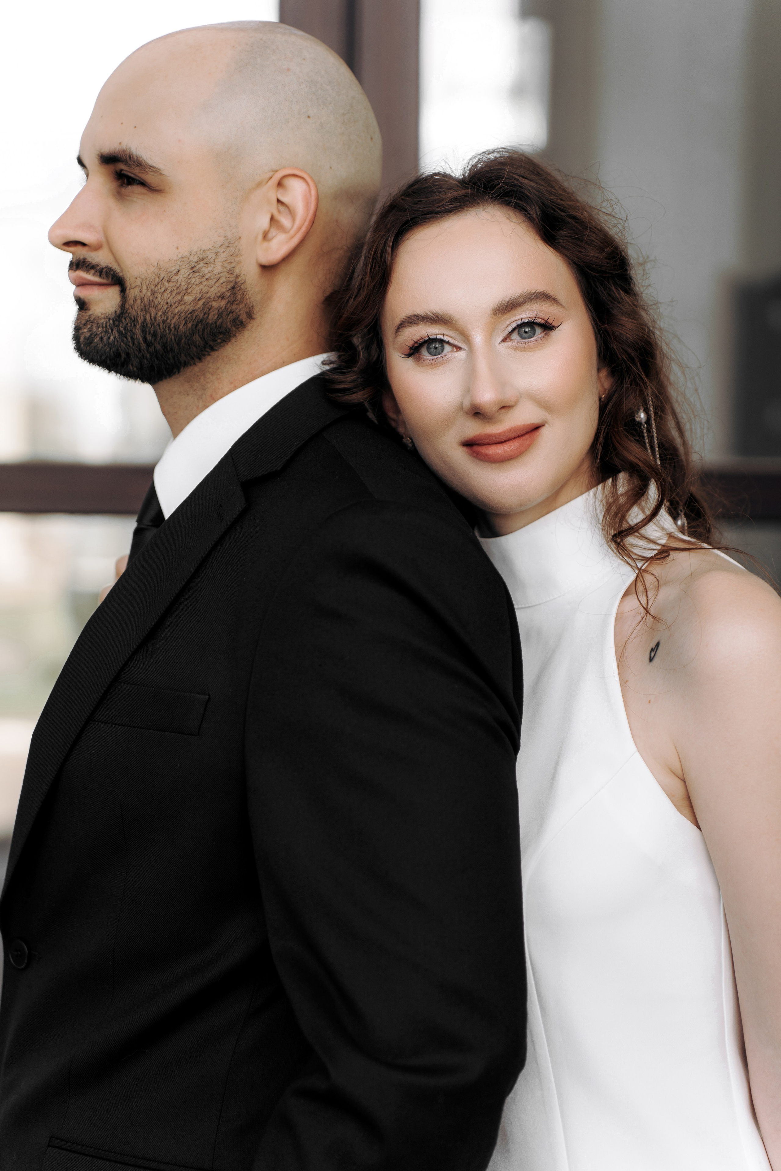 Любовь на фоне старого аэропорта. Ваш семейный фотограф в Минске — Вика Трегубова