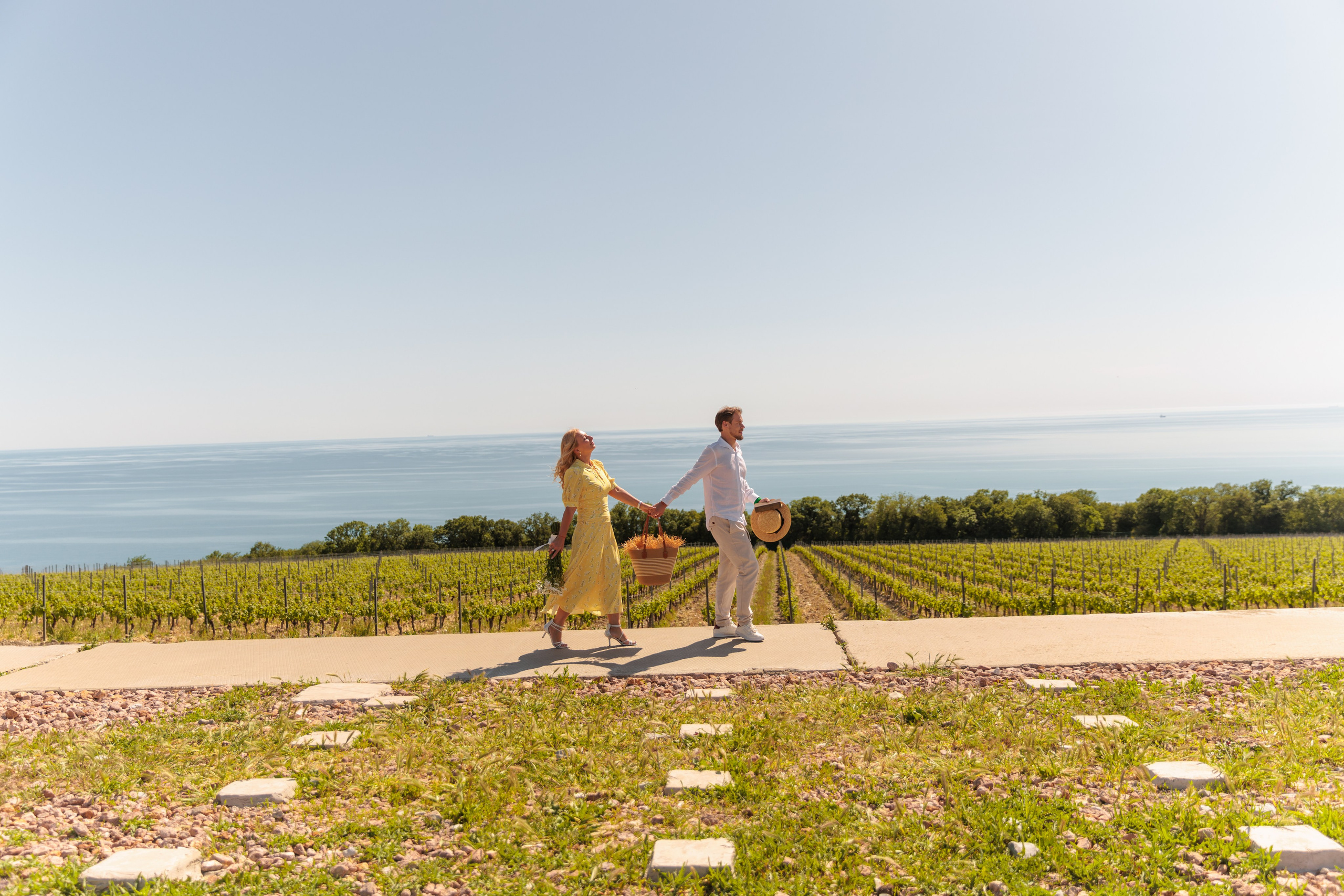 Дмитрий и Светлана в Шато де Талю на виноградниках. Фотограф в Геленджике Мария Четверикова