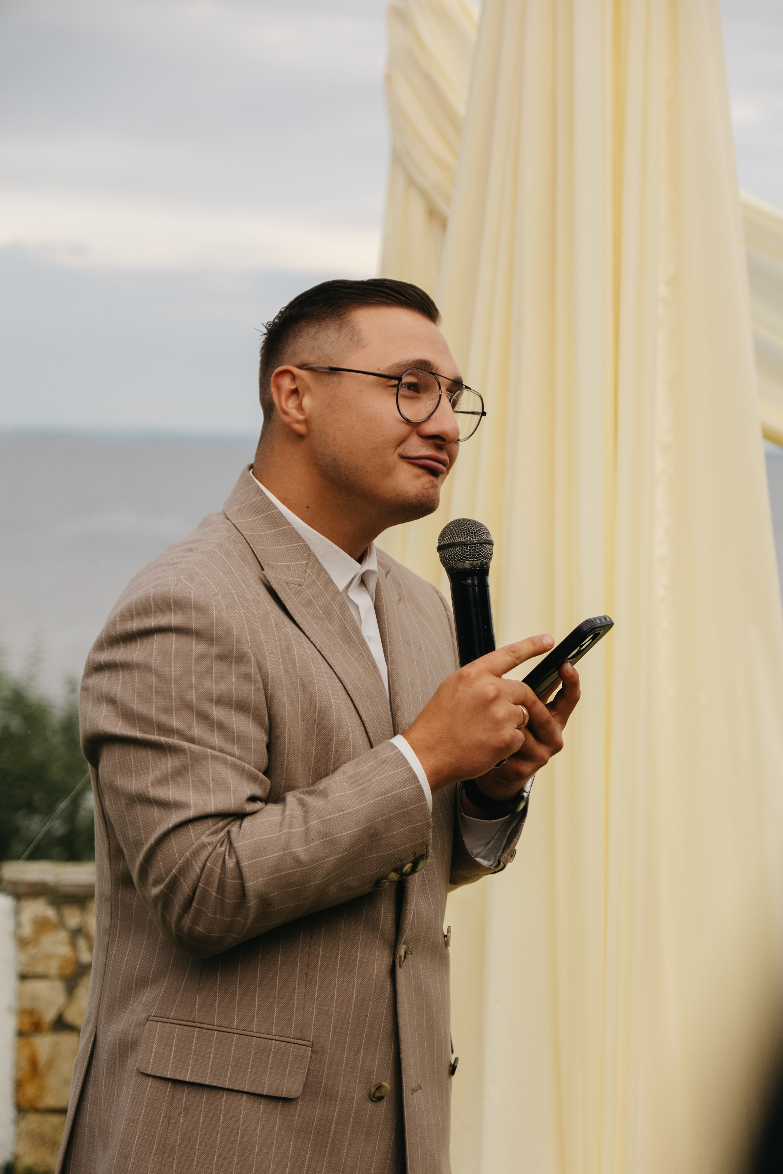 Молодые счастливые. Обо мне