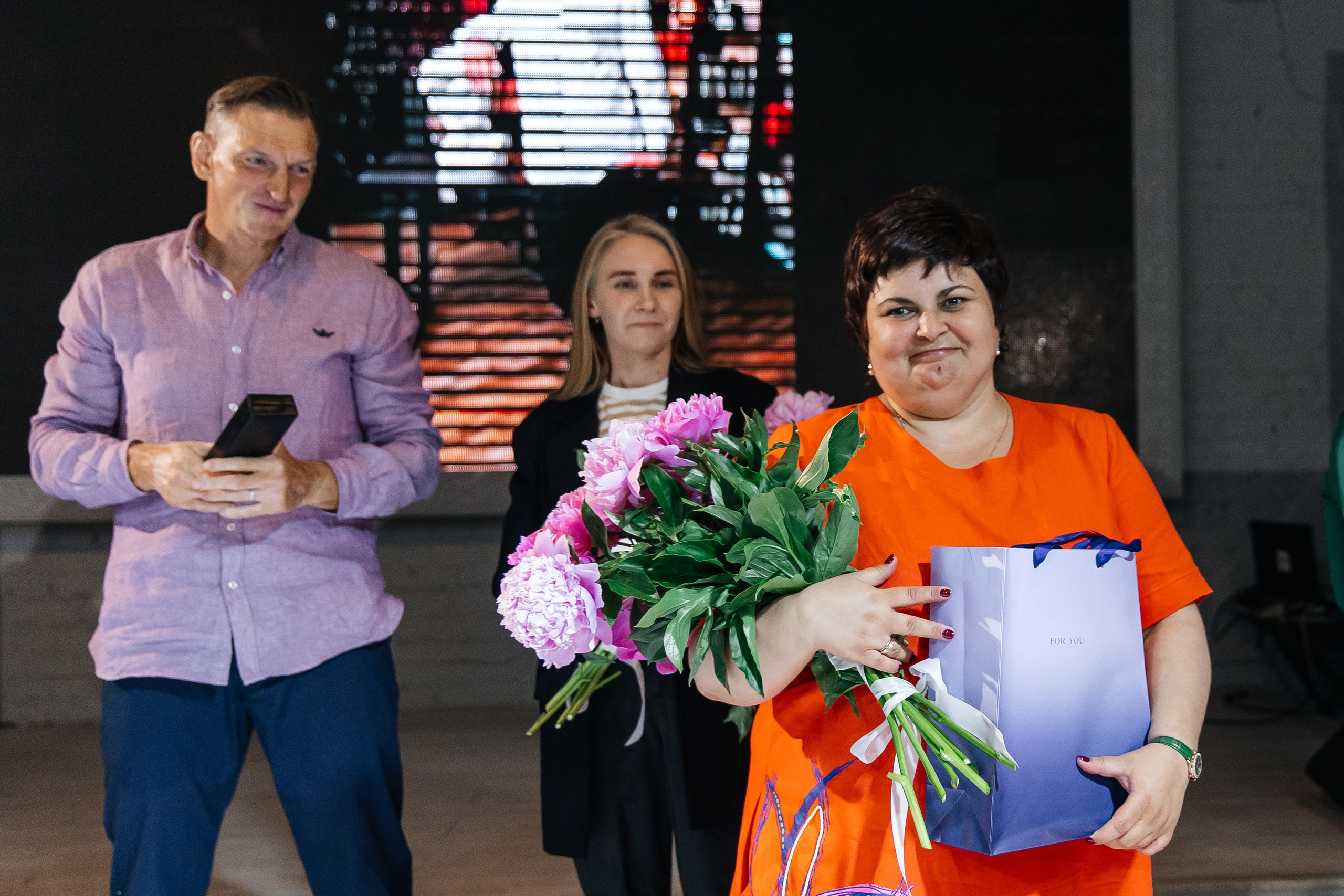 2023-06-23 Выпускной МБОУ СОШ № 10. Фотограф в Красноярске