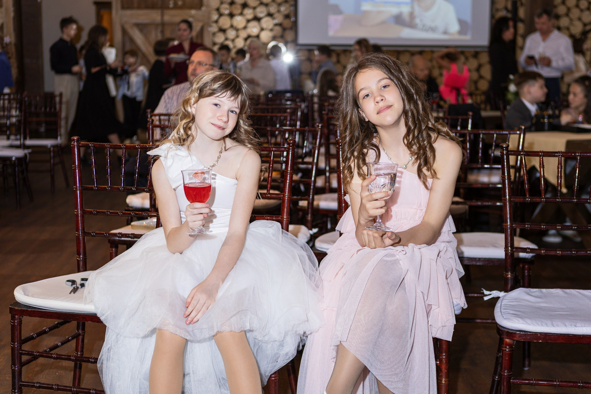 Яркая фотосессия для выпускного 4 класса в ресторане Весенний лофт. Семейный и детский фотограф в СПБ, Пушкин, Колпино, Славянка, Тосно