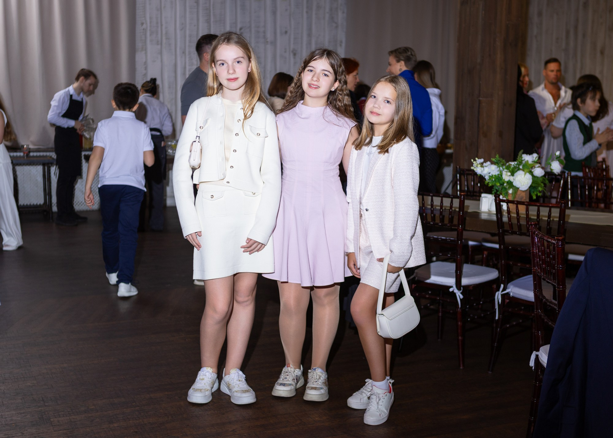 Яркая фотосессия для выпускного 4 класса в ресторане Весенний лофт. Семейный и детский фотограф в СПБ, Пушкин, Колпино, Славянка, Тосно