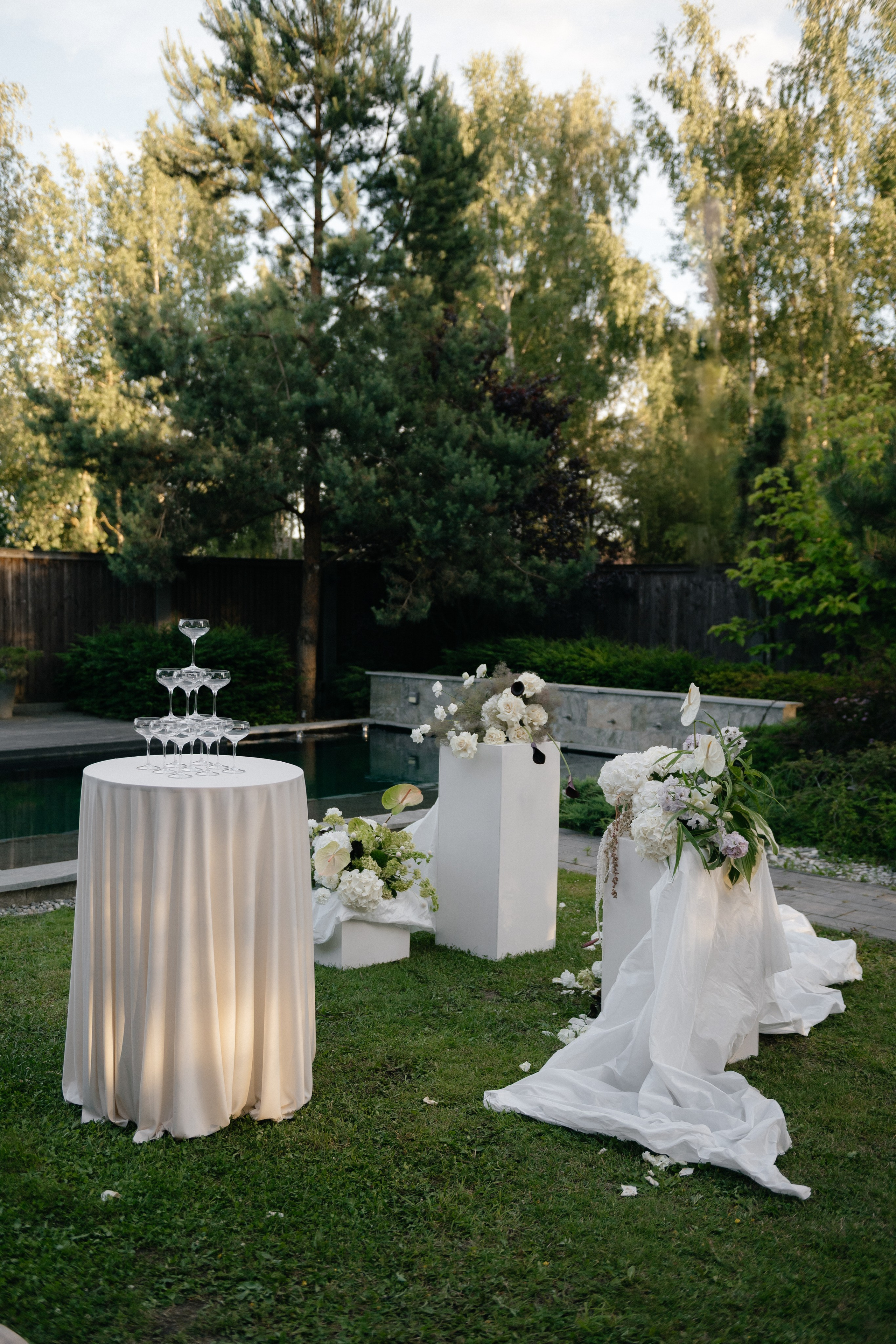 Wedding day in DELICE CHALET. Wedding PHOTOGRAPHER Andrew Vnukov