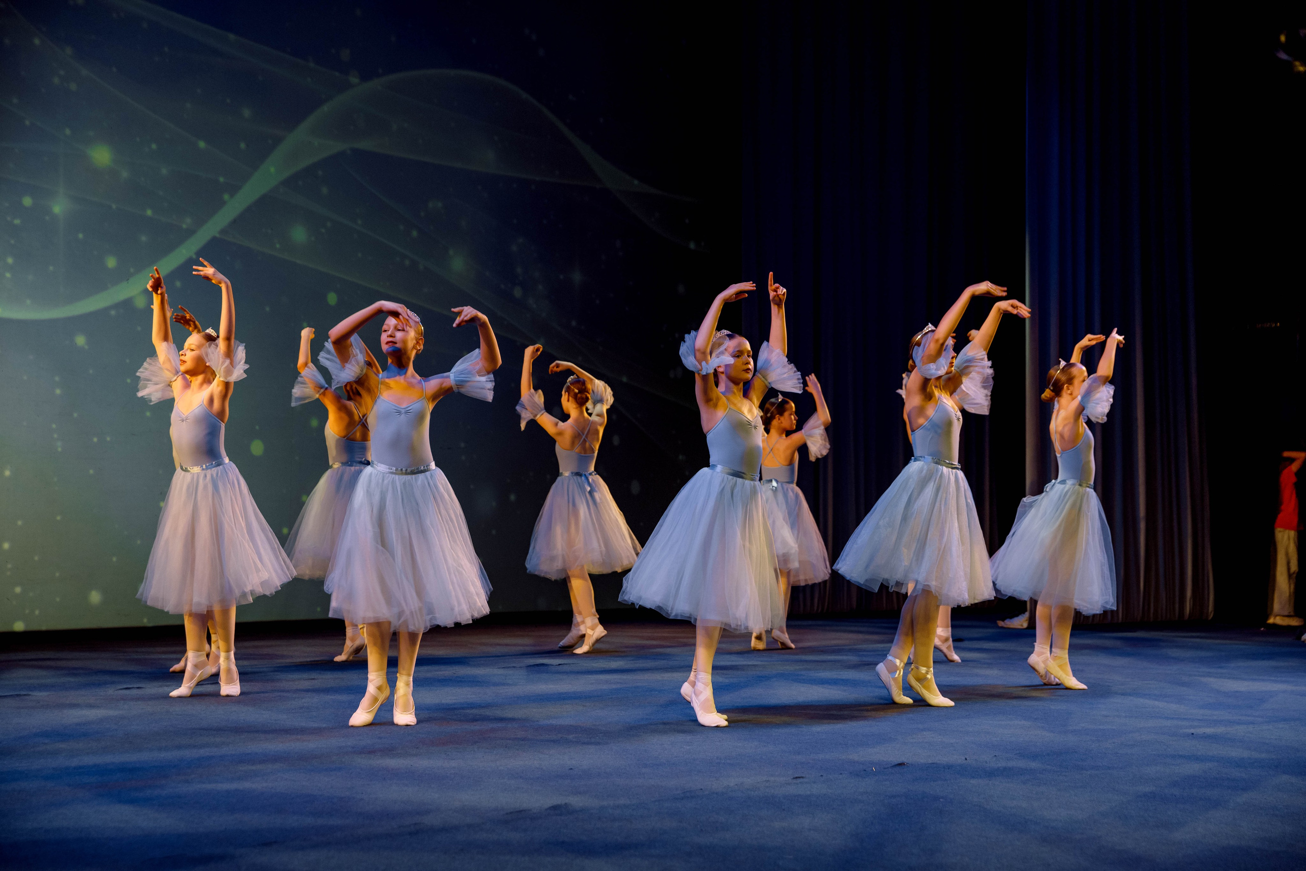 Гимназия 25 — последний звонок (Драм Театр). Свадебный фотограф Иркутск, репортажный фотограф Иркутск