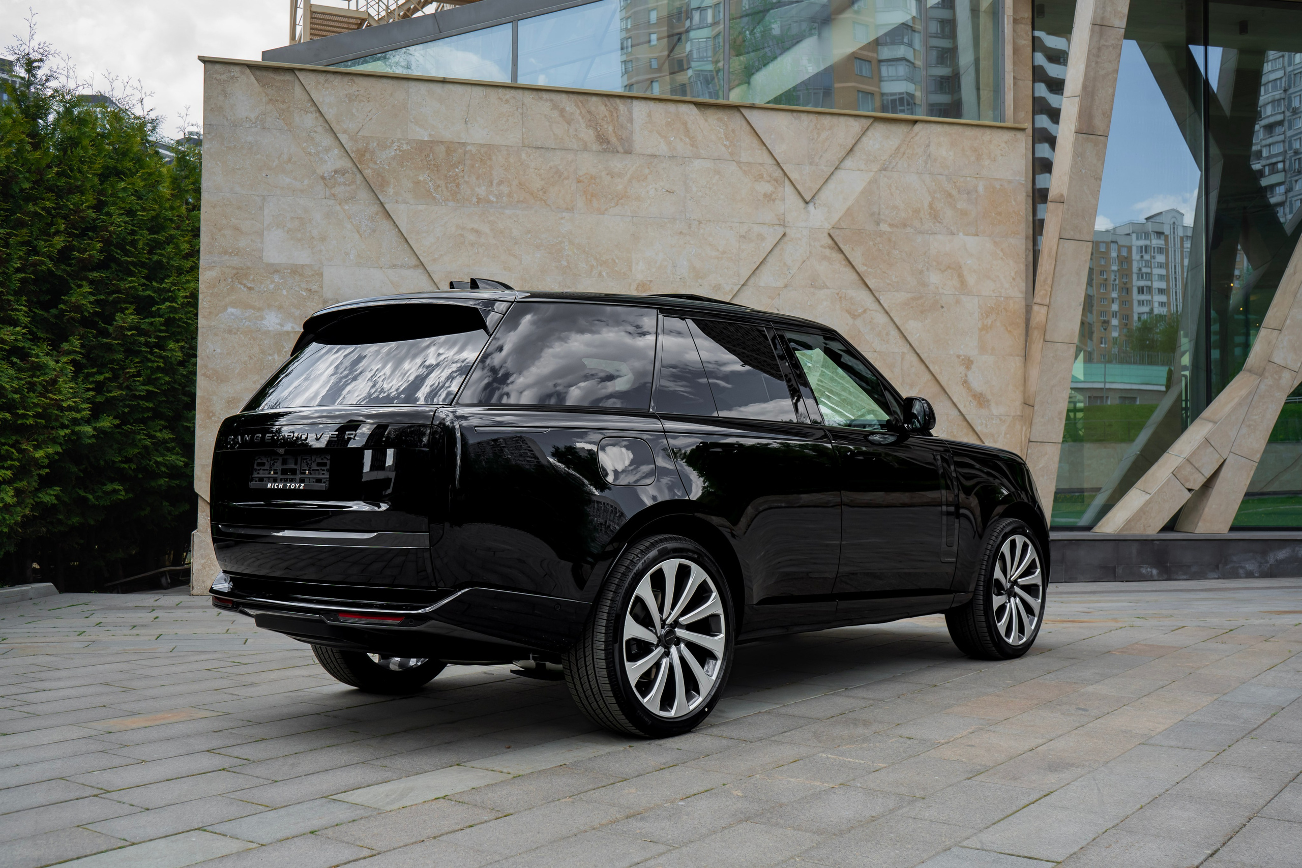 Range Rover P530