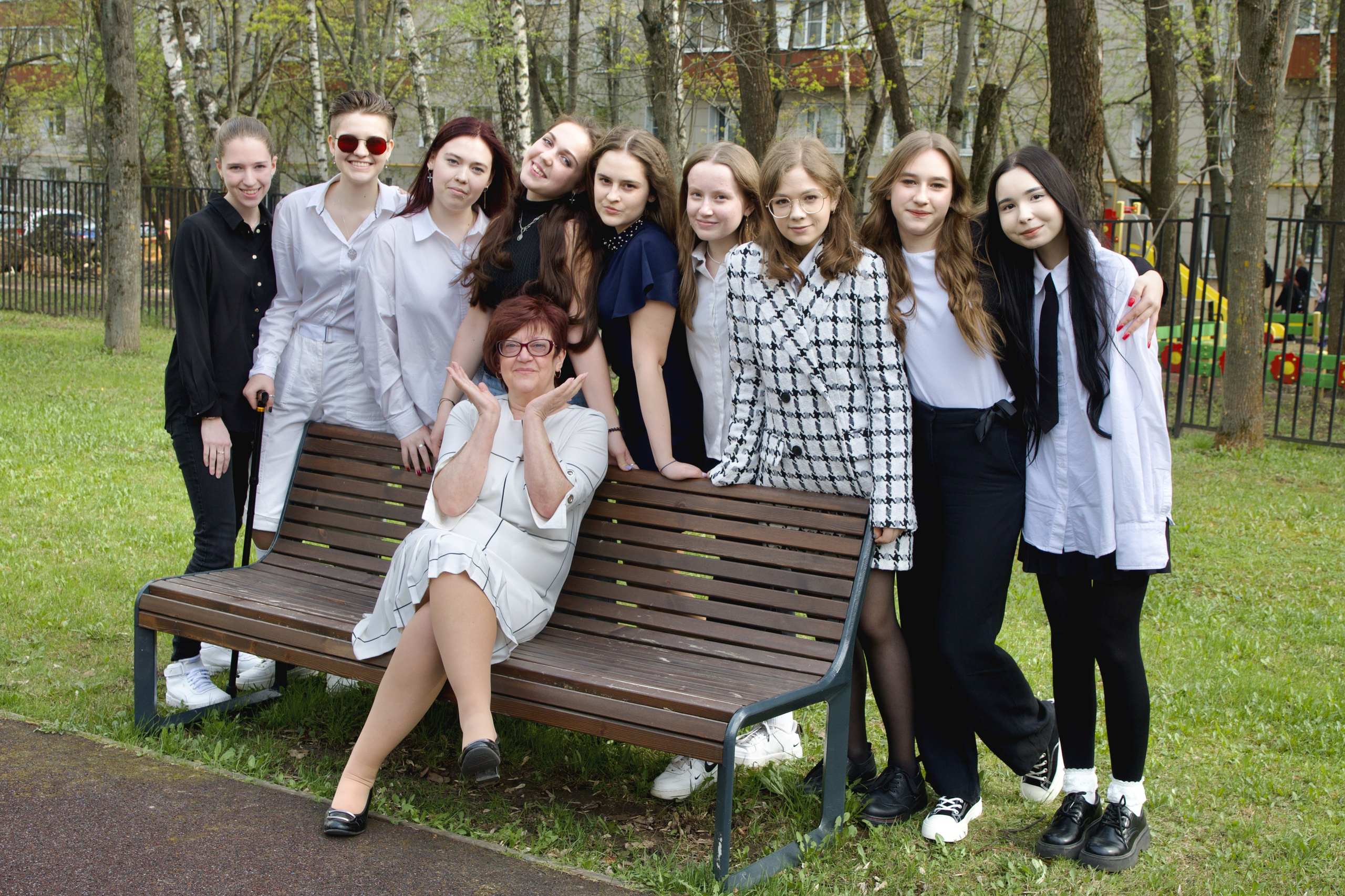 Групповые фото 9 и 11 класс