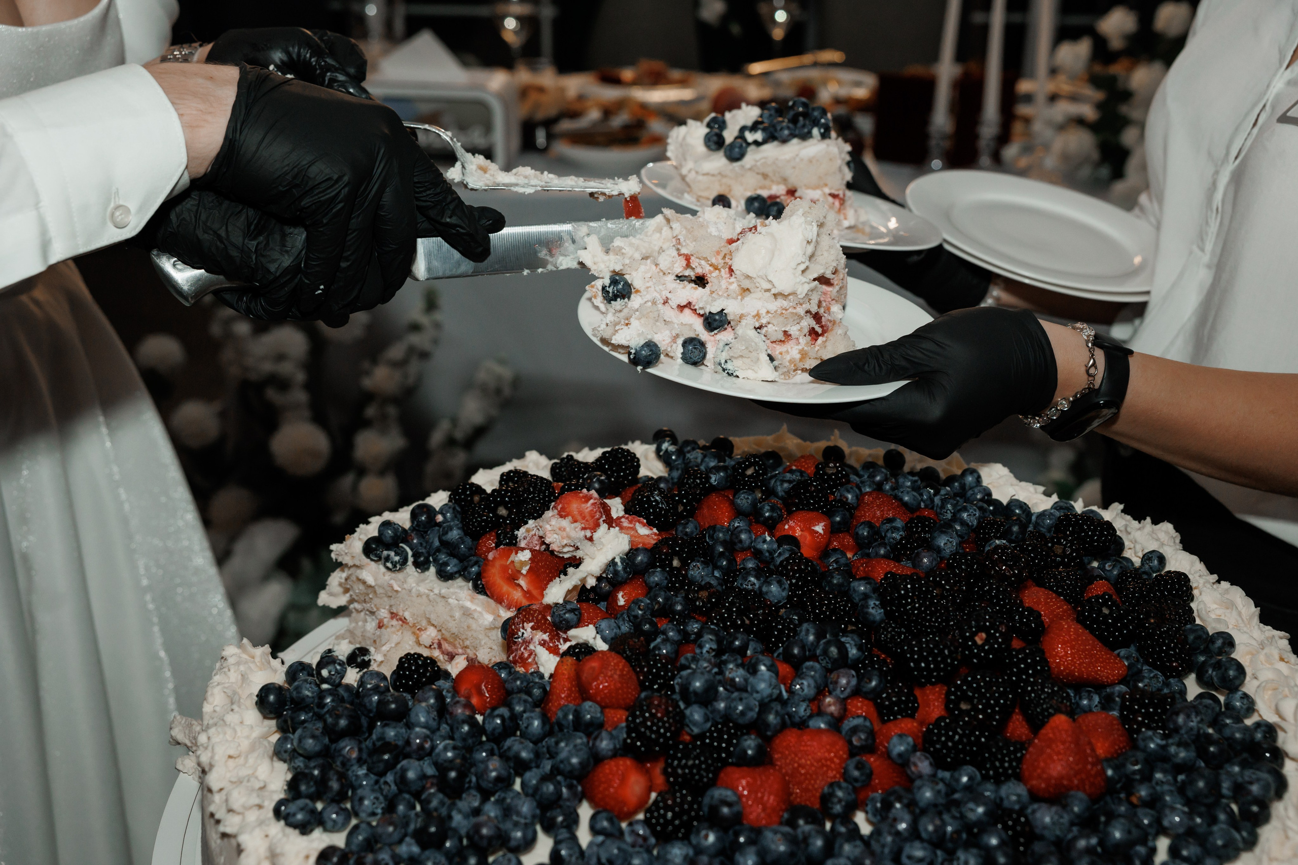 Регистрация в отеле Fish Point, ЗАГС Бутово, прогулка в Остафьево. Свадебный и репортажный фотограф (Москва, Королев и другие)