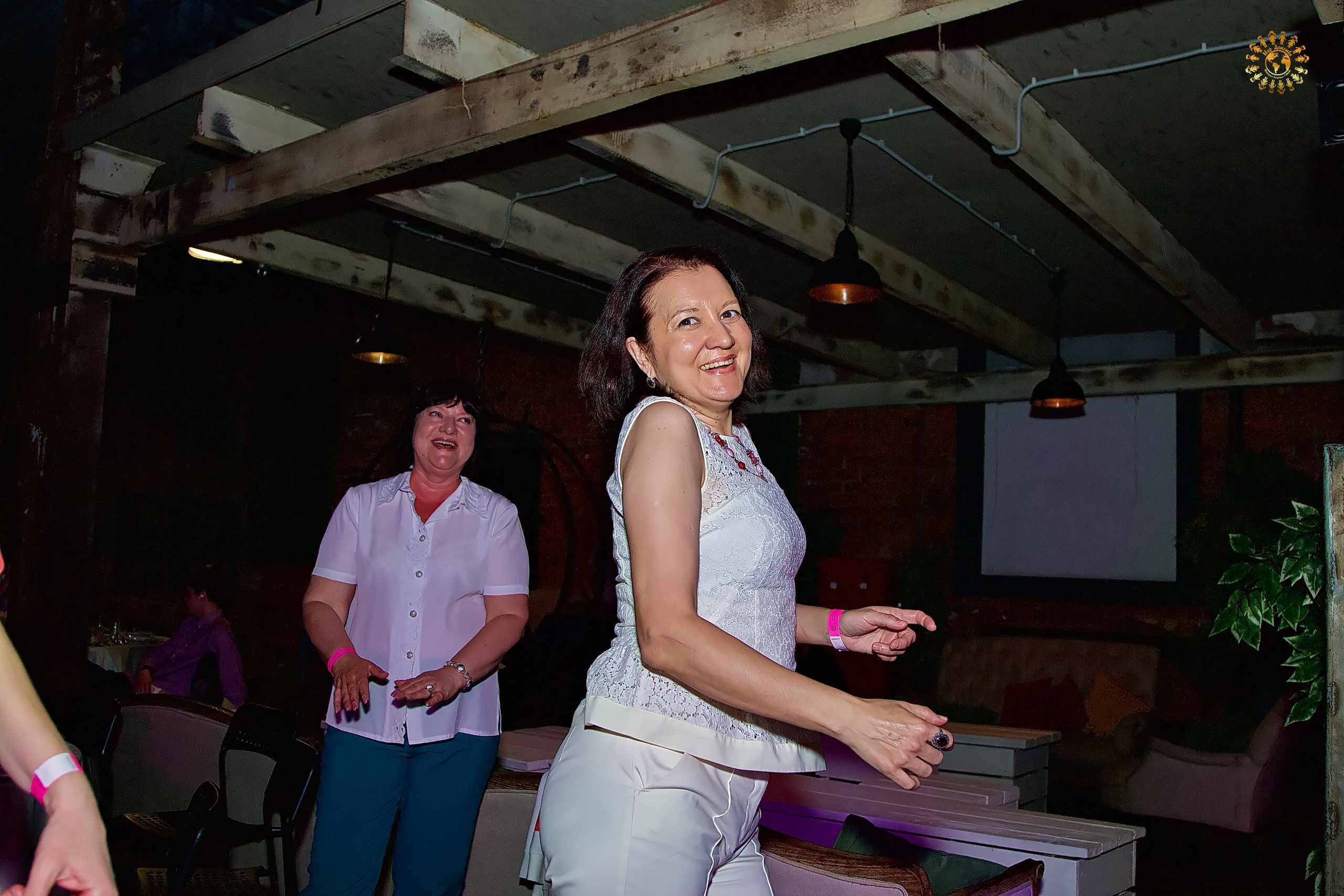 Выпускной 2023 (9-й класс, школа № 46). Loft Urban. Москва. Репортажная съемка в Москве и области. Анималистика