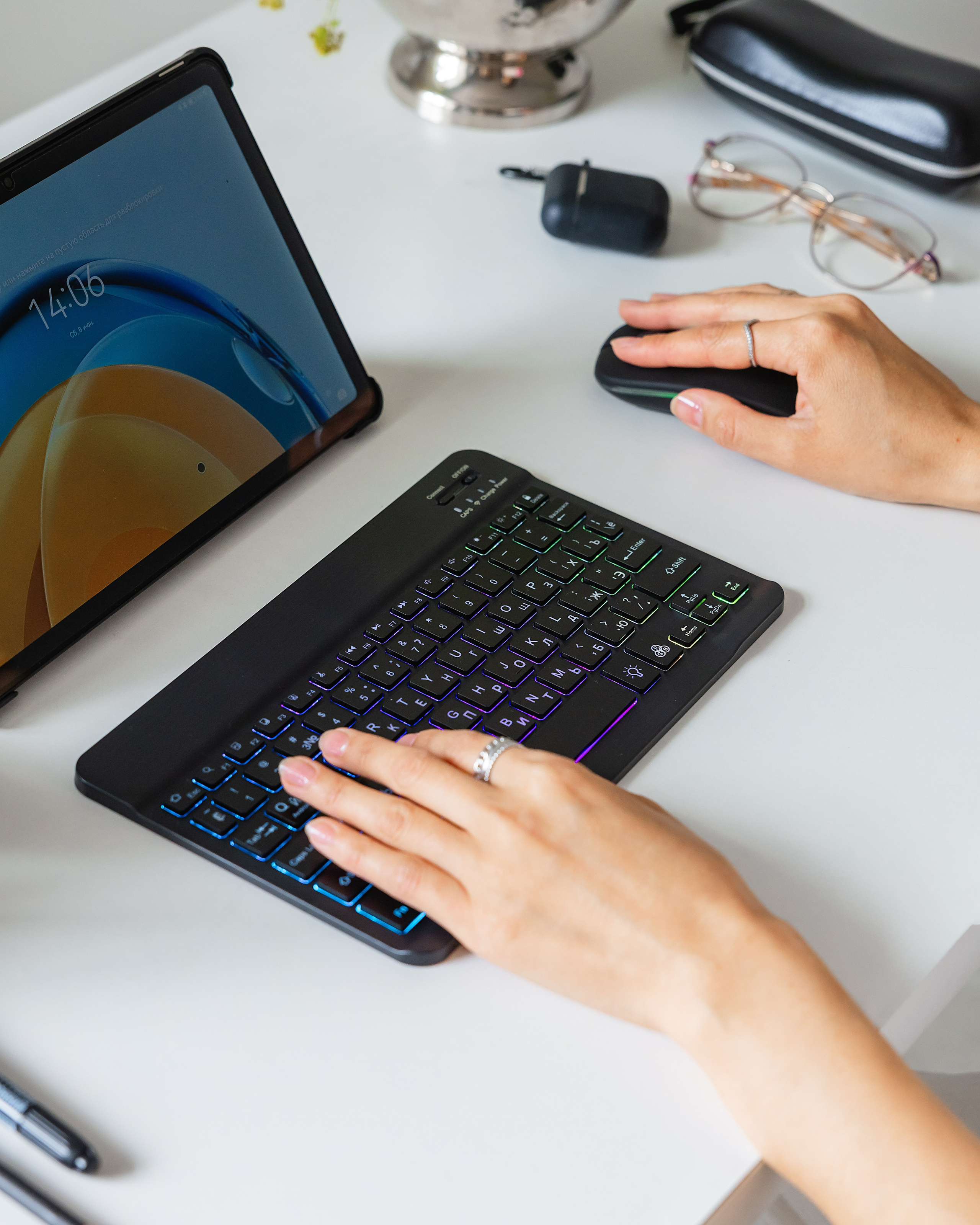 WB: Клавиатуры и чехлы. Фотограф и видеограф в Улан-Удэ: Аюна Габагуева и Артём Шаханов