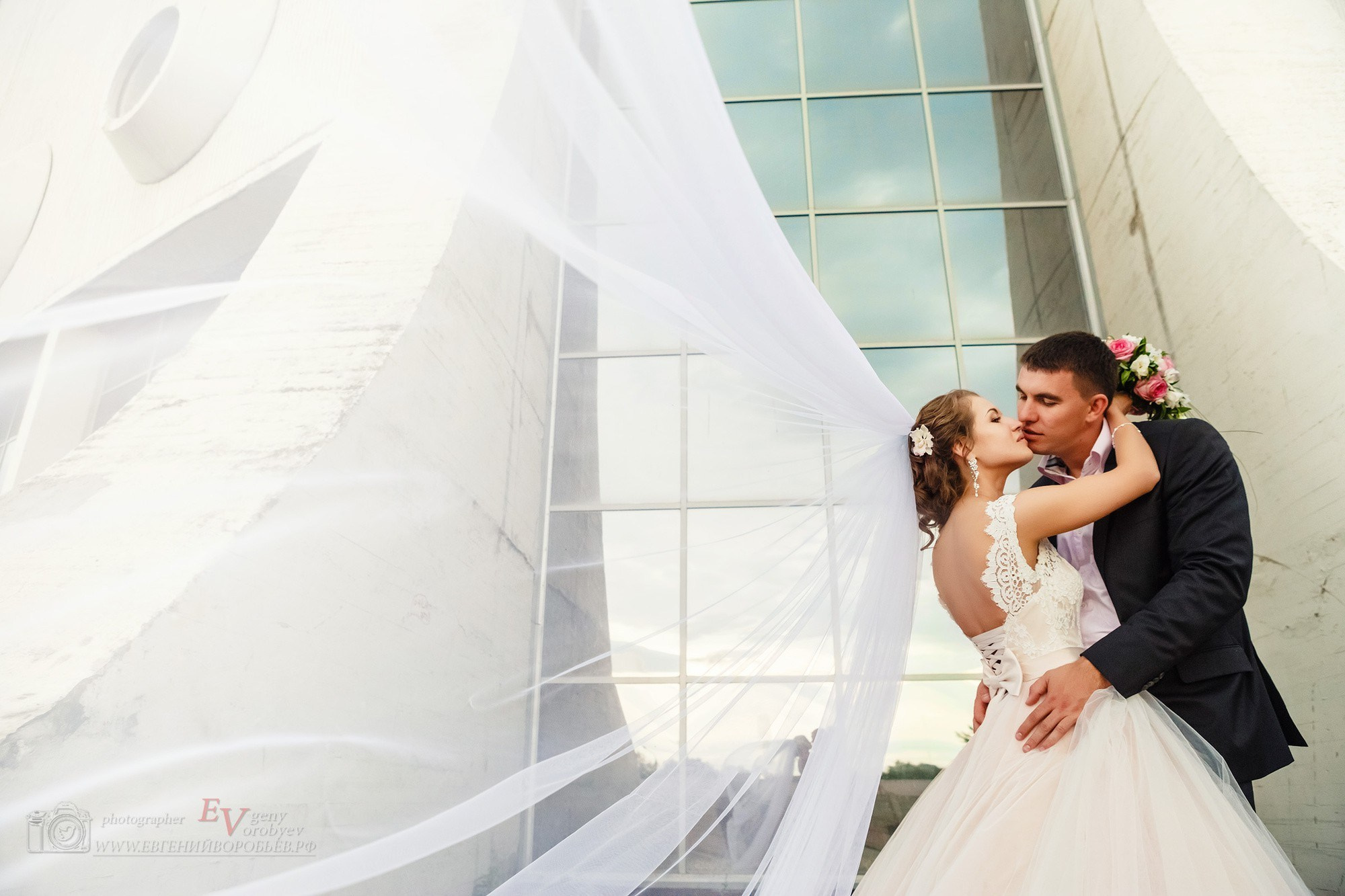 Цена стоимость описание фотосессий в Красноярске студийная свадебная семейная бизнес портрет индустриальная лавстори love story фотосъёмка