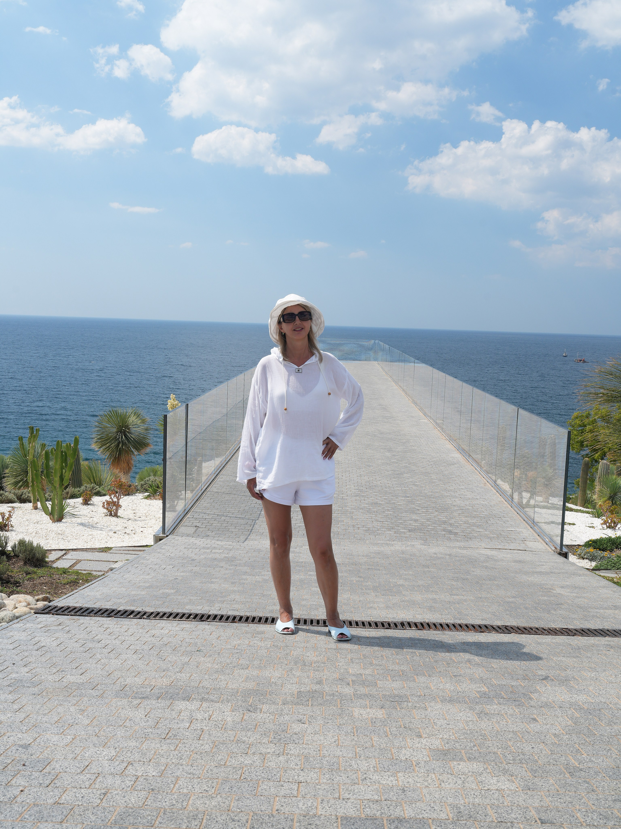 Семейная прогулка 4 человека. Свадебный фотограф Виктория Роса