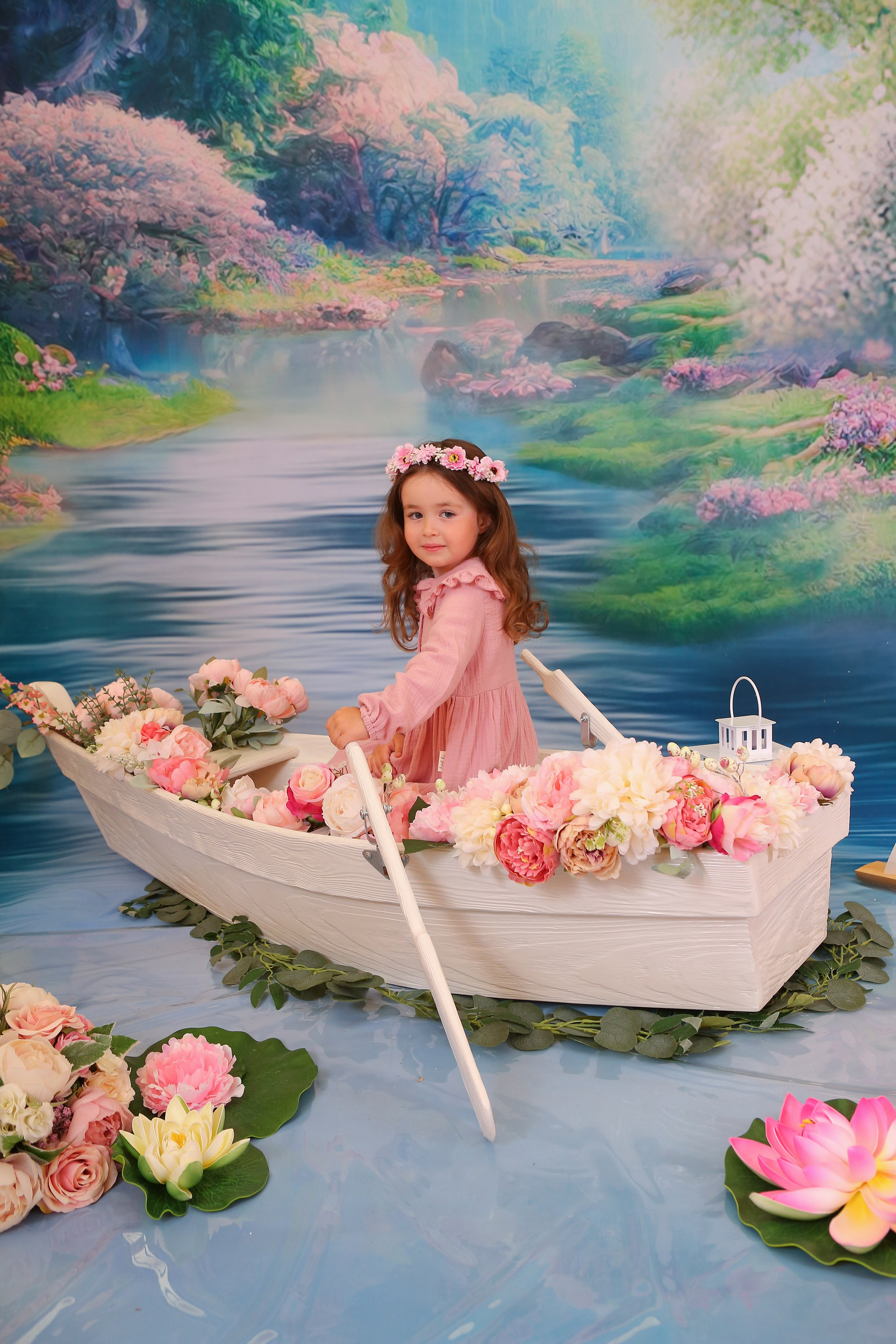 Цветочная лодка. Студия детской и семейной фотографии 12кадров