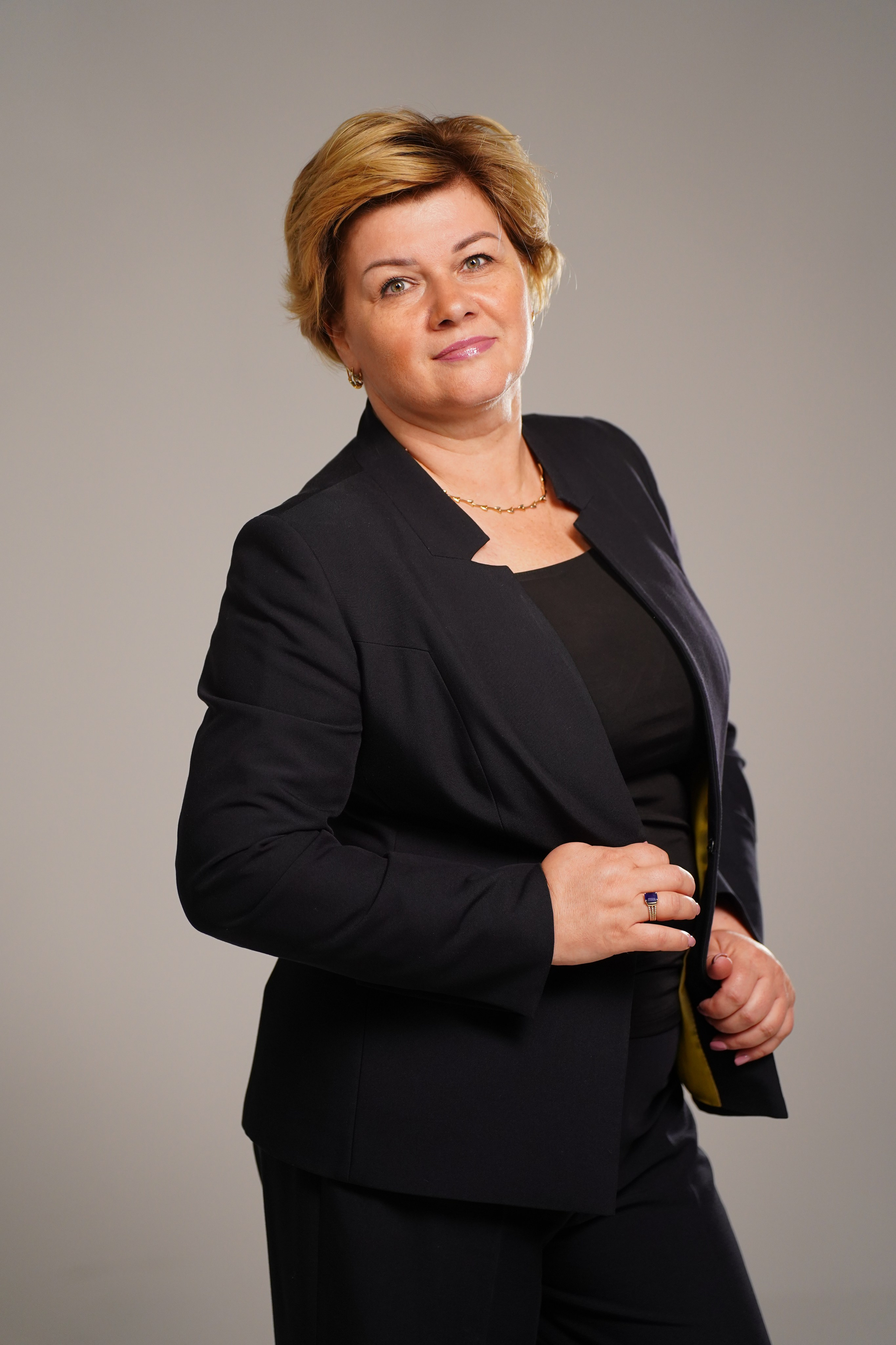 Портреты руководителей. MEMENTO.Выпускные альбомы, школьные, юбилейные и другие книги. Ростов-на-Дону