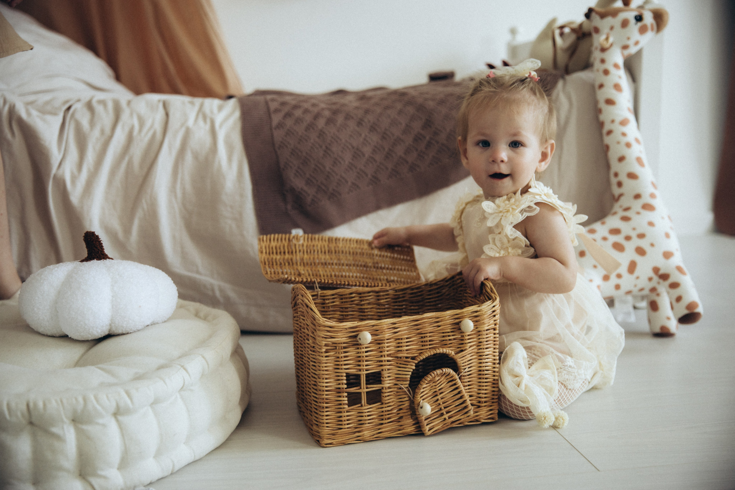 Полина с мамой. Фотограф на крещение в Рязани. Семейный фотограф