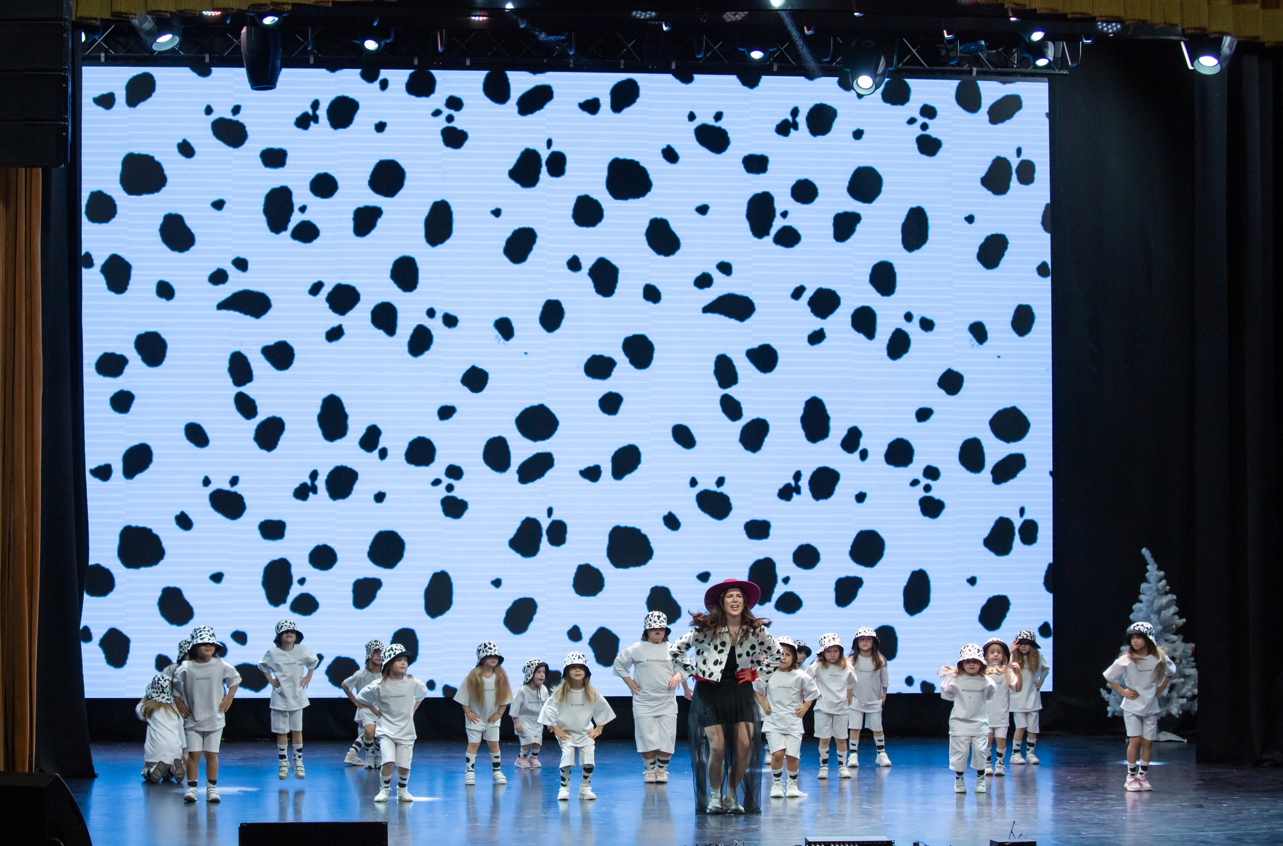 Концерт детской танцевальной школы. Репортажный, семейный, свадебный, портретный фотограф