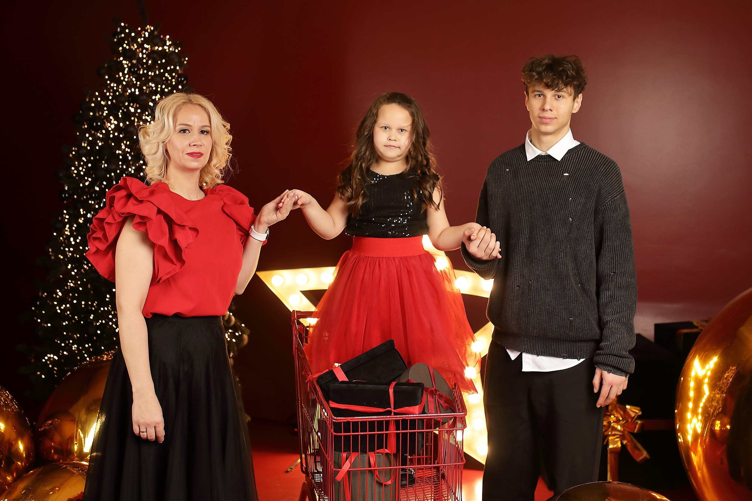 Яркий новый год. Свадебный и семейный фотограф и видеограф в Екатеринбурге Полянские Тимур и Анастасия