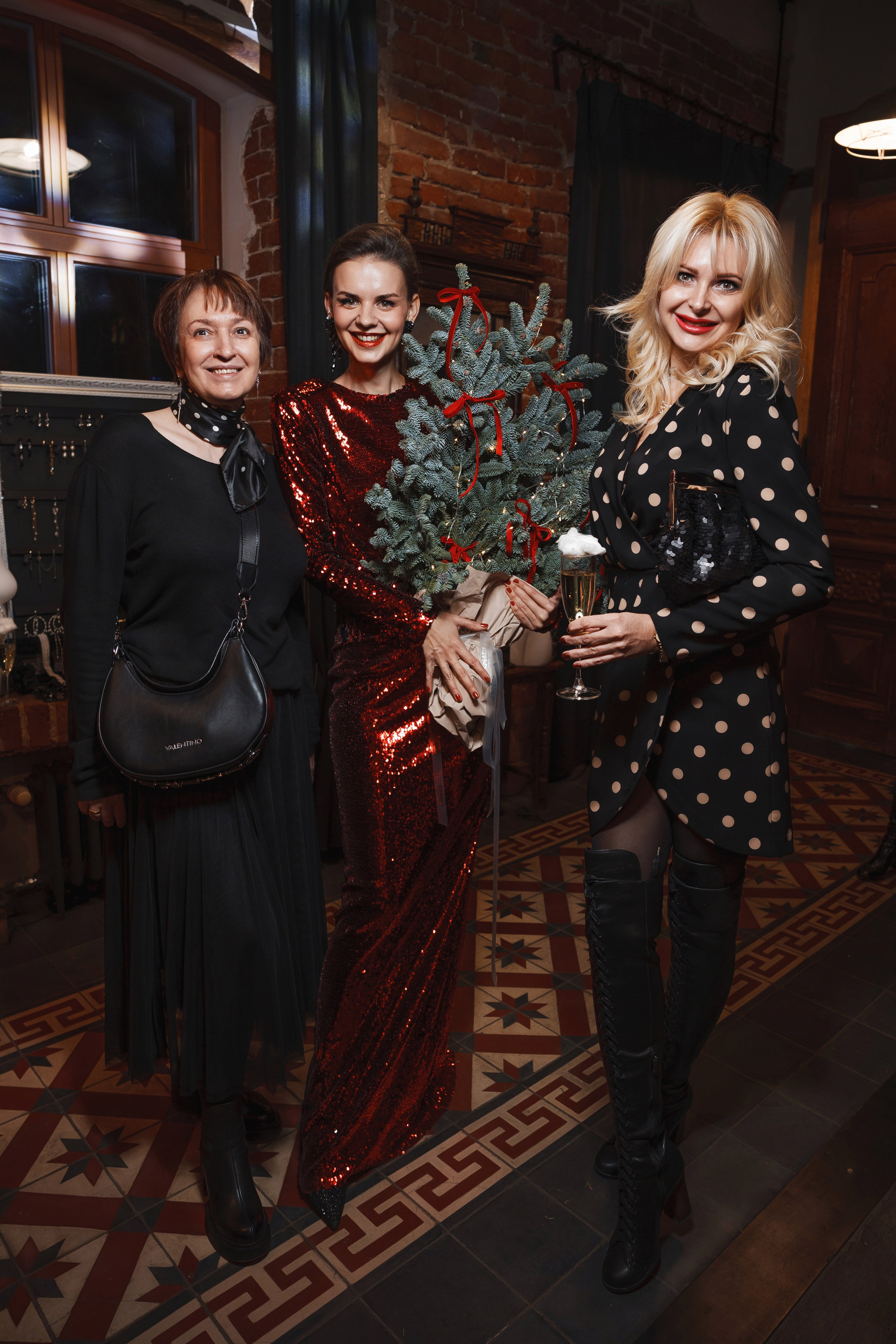 Natali Emelyanenkova Project. Свадебный и репортажный фотограф в Волгограде Антон Сидоренко