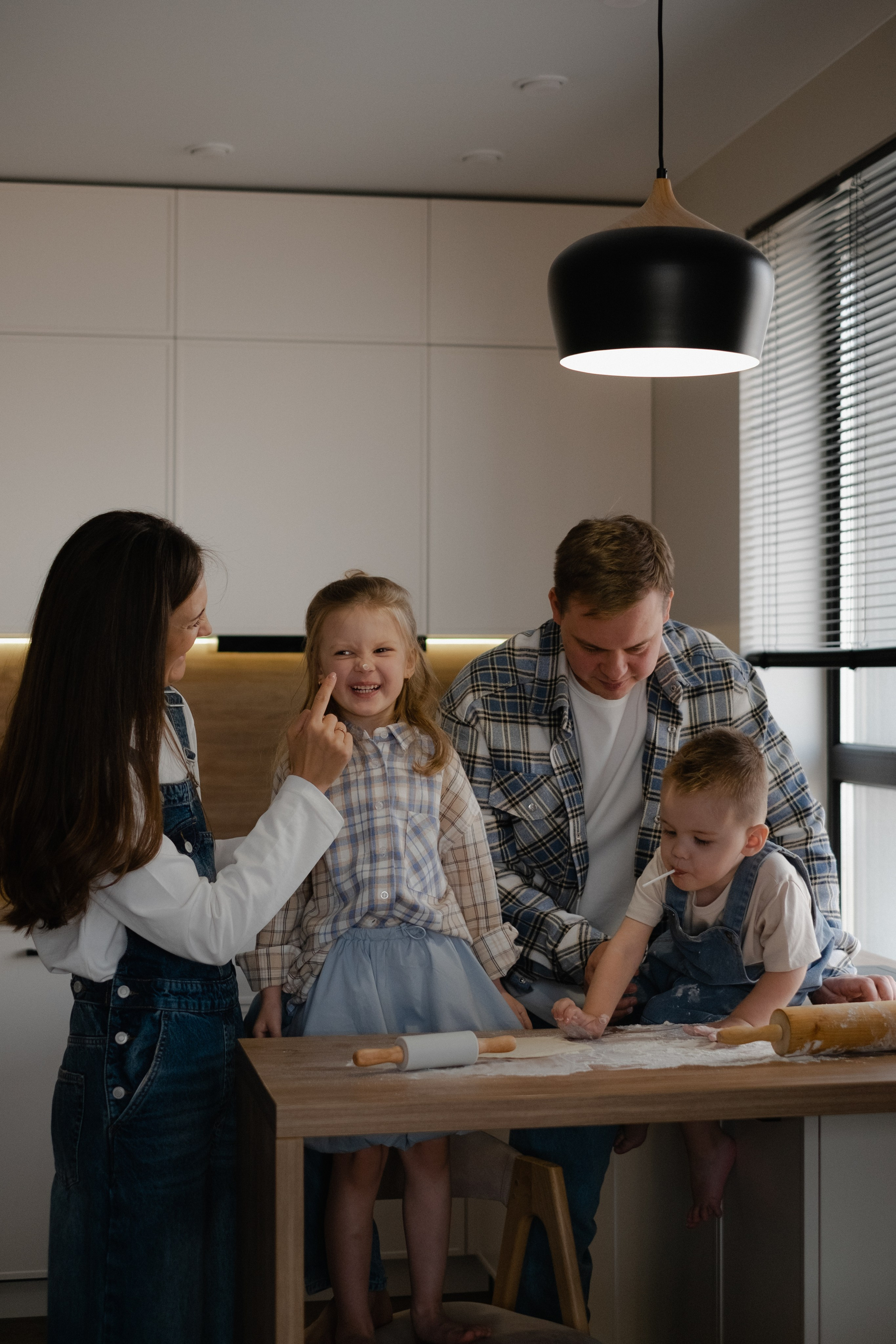 Элла, Кирилл, Алиса и Даниил | домашняя съемка. Фотограф в Новосибирске Диана Ильиных
