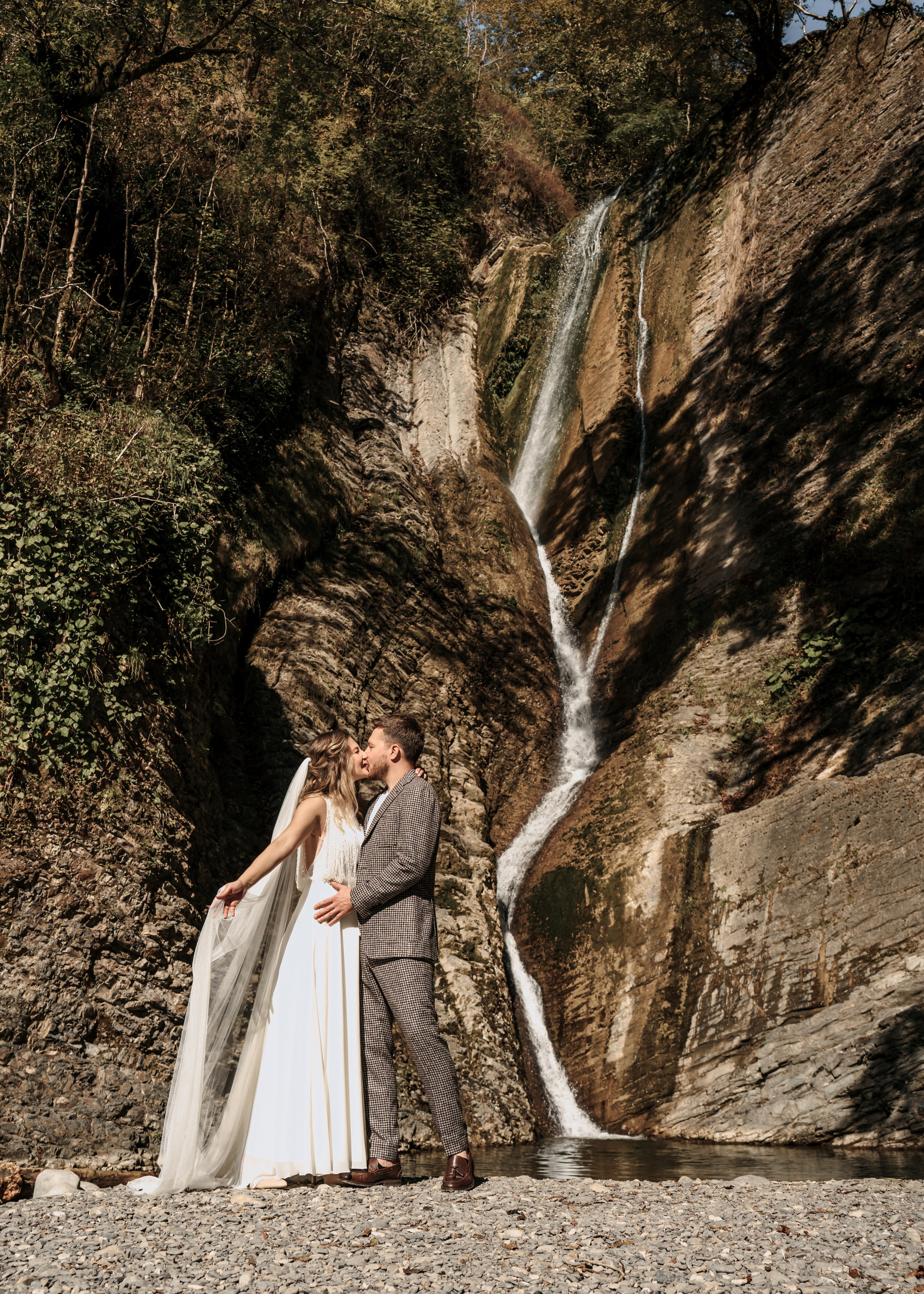 Свадебная фотосессия на море и в горах в Сочи. Алина Бернд — свадебный и индивидуальный фотограф в Сочи и Адлере