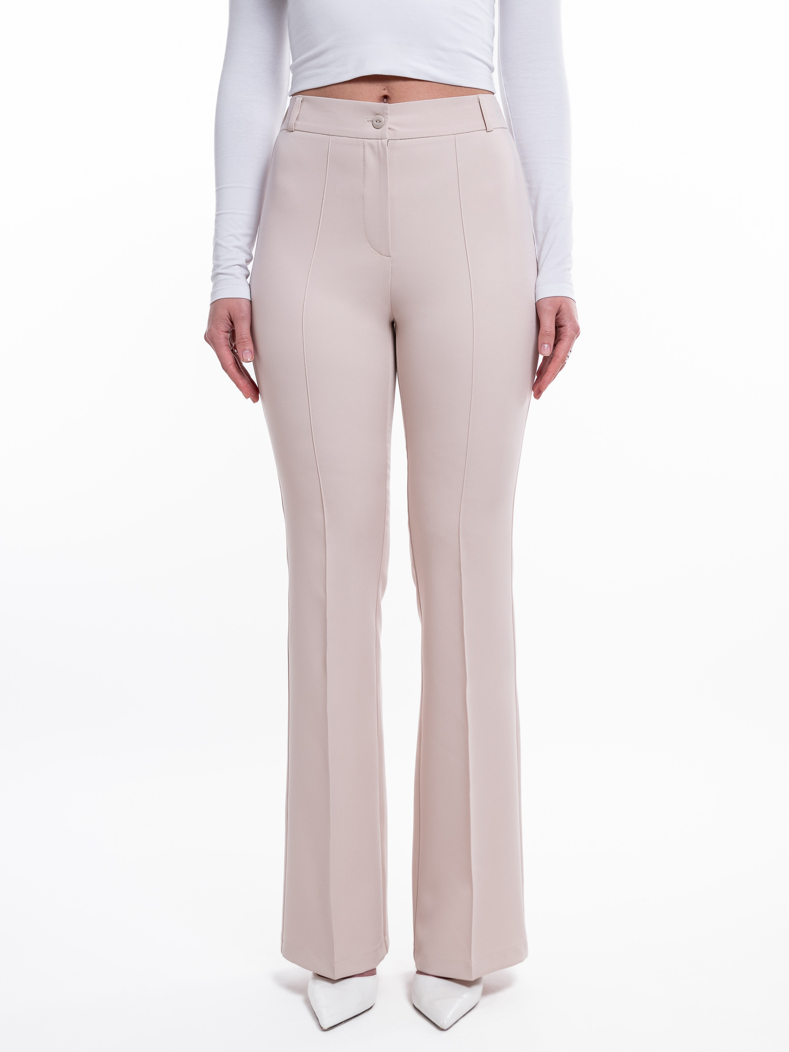 Классические брюки + белый фон+интерьер. Предметный фотограф, фото для маркетплейсов Пятигорск, КМВ