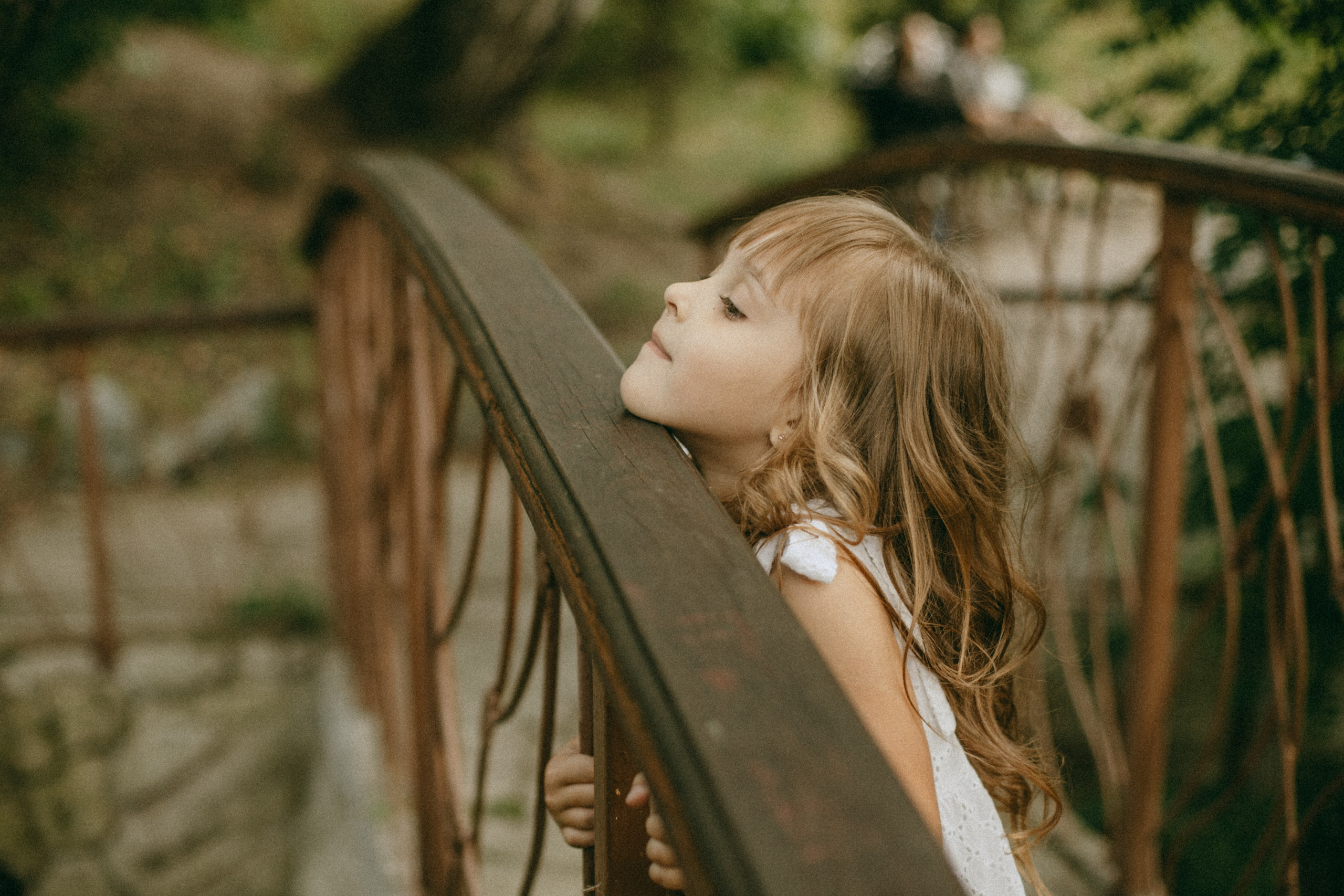 Эмма и Влада на летней прогулке с мамой. Фотограф Наталья Кургина Слюдянка Иркутск