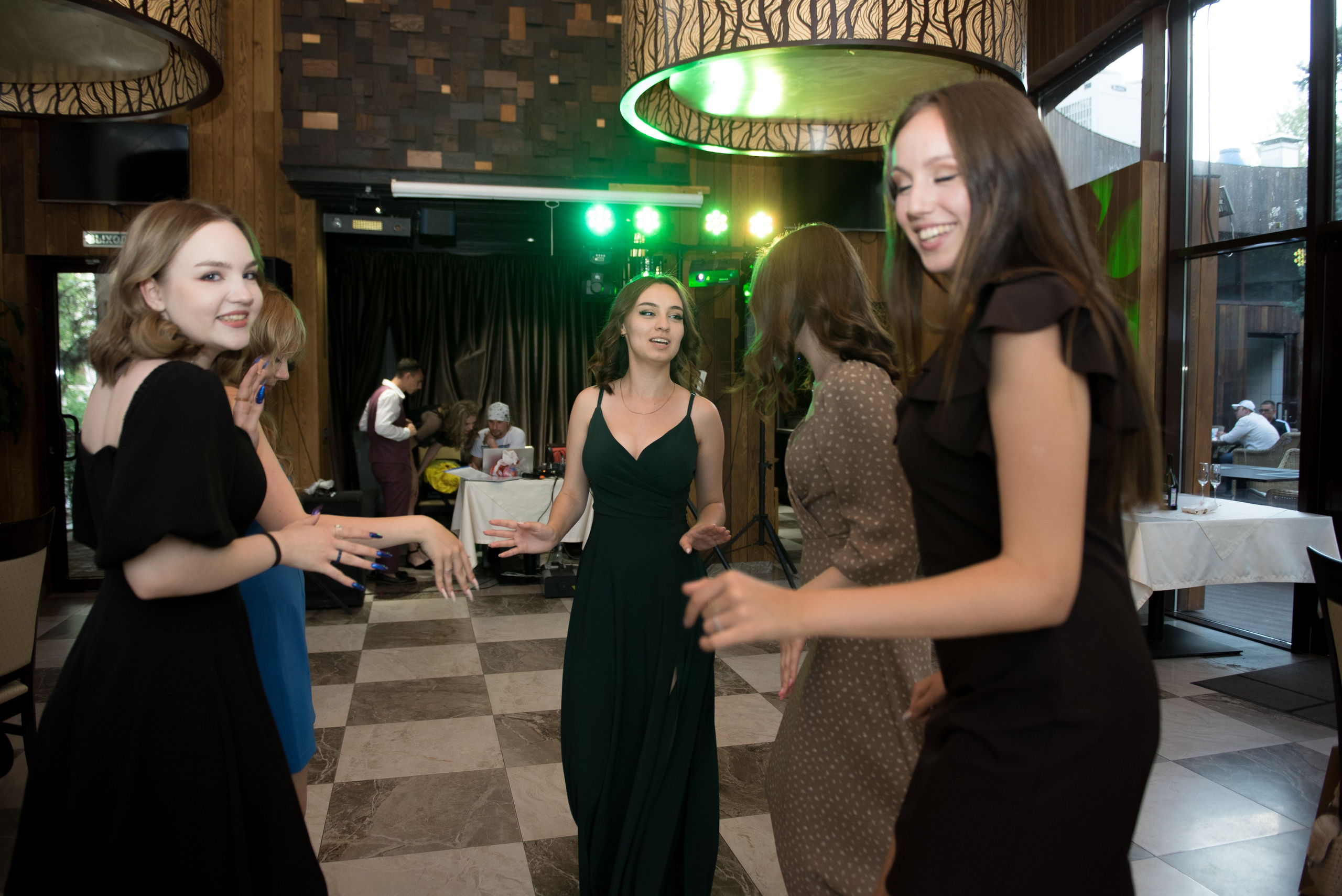 Выпускной — 11 класс. Фотограф Семён Пишта