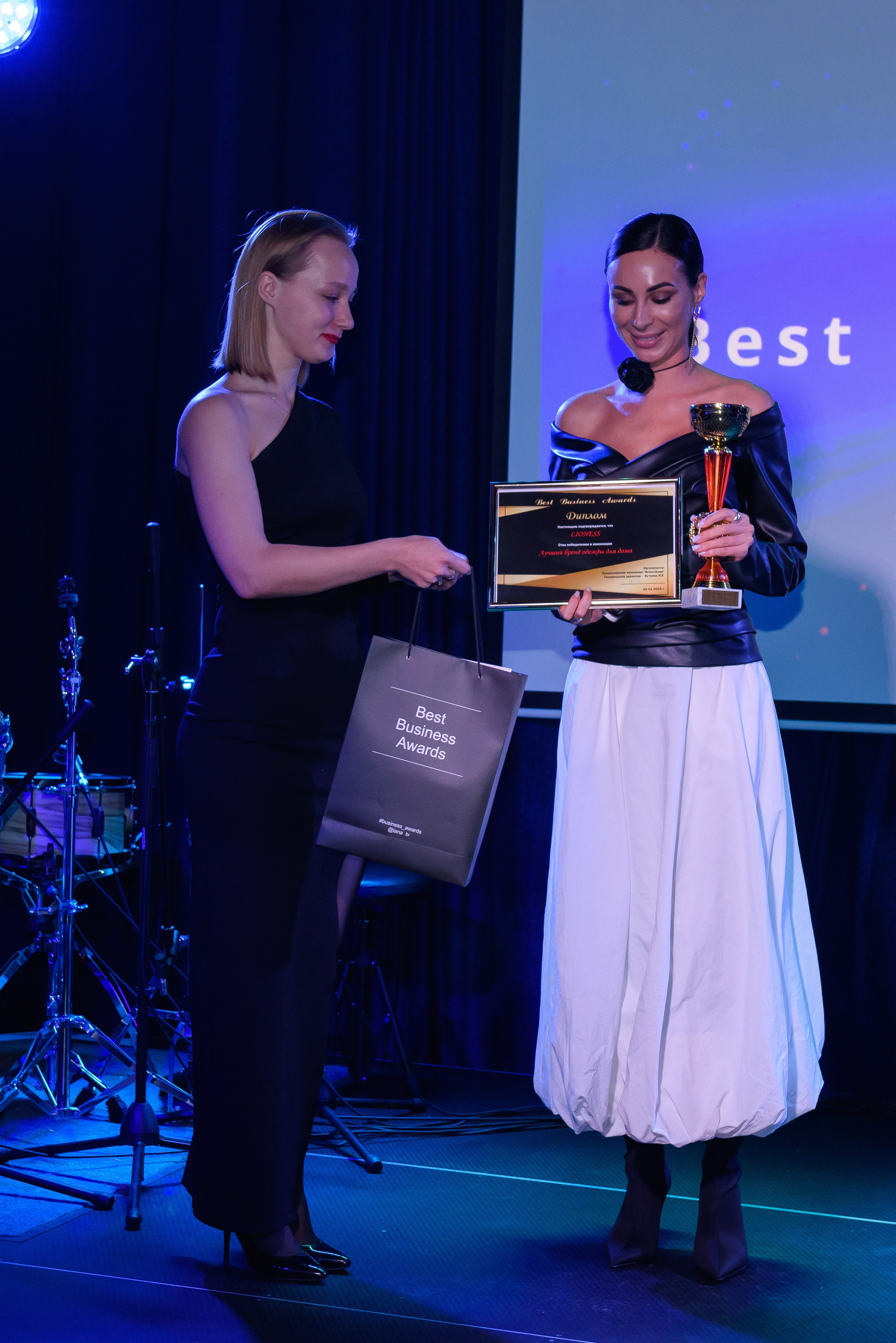 Личный фотограф на бизнес-церемонию, ресторан Caspian. Бренд-фотограф для экспертов и блогеров в Москве Влада Горбовская