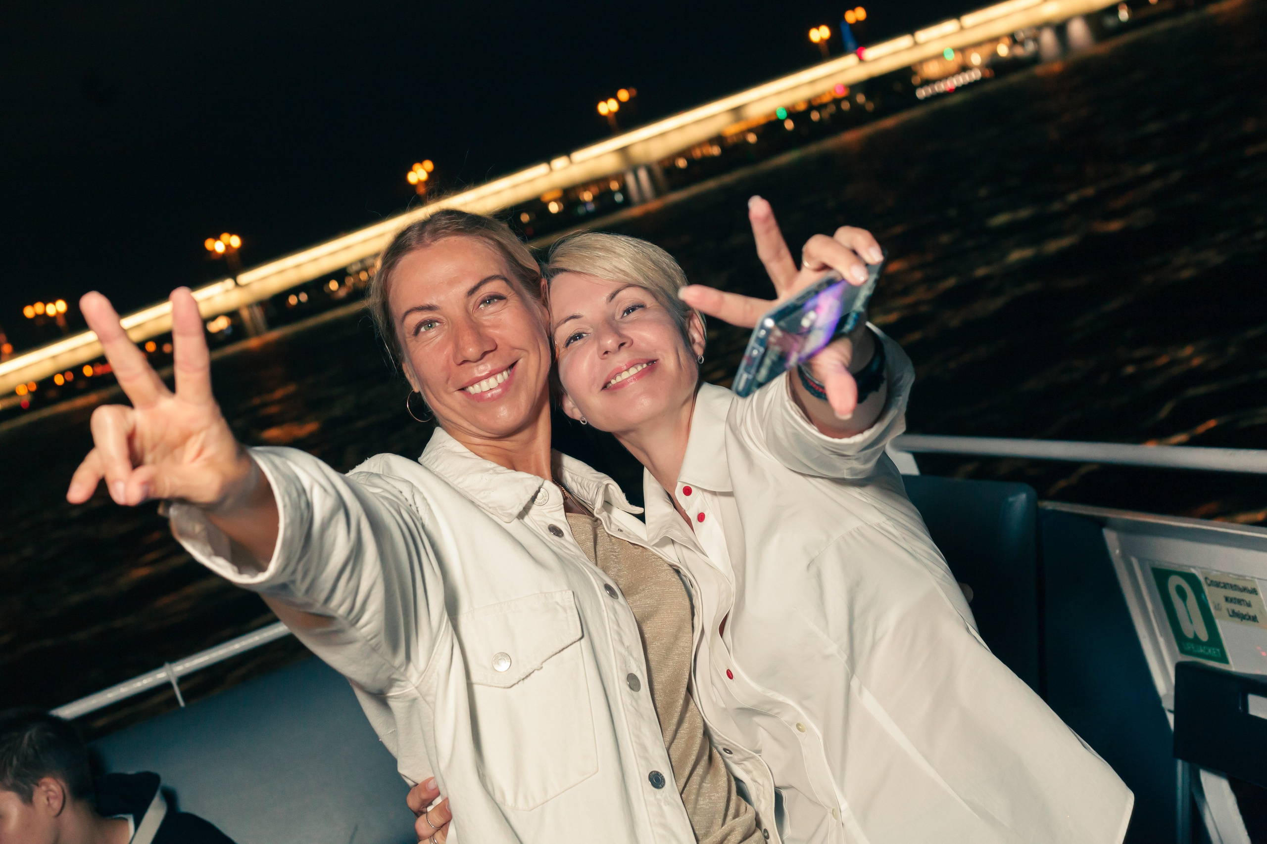 Ночной теплоход. Фотограф в Санкт — Петербурге Валерий Гаухман