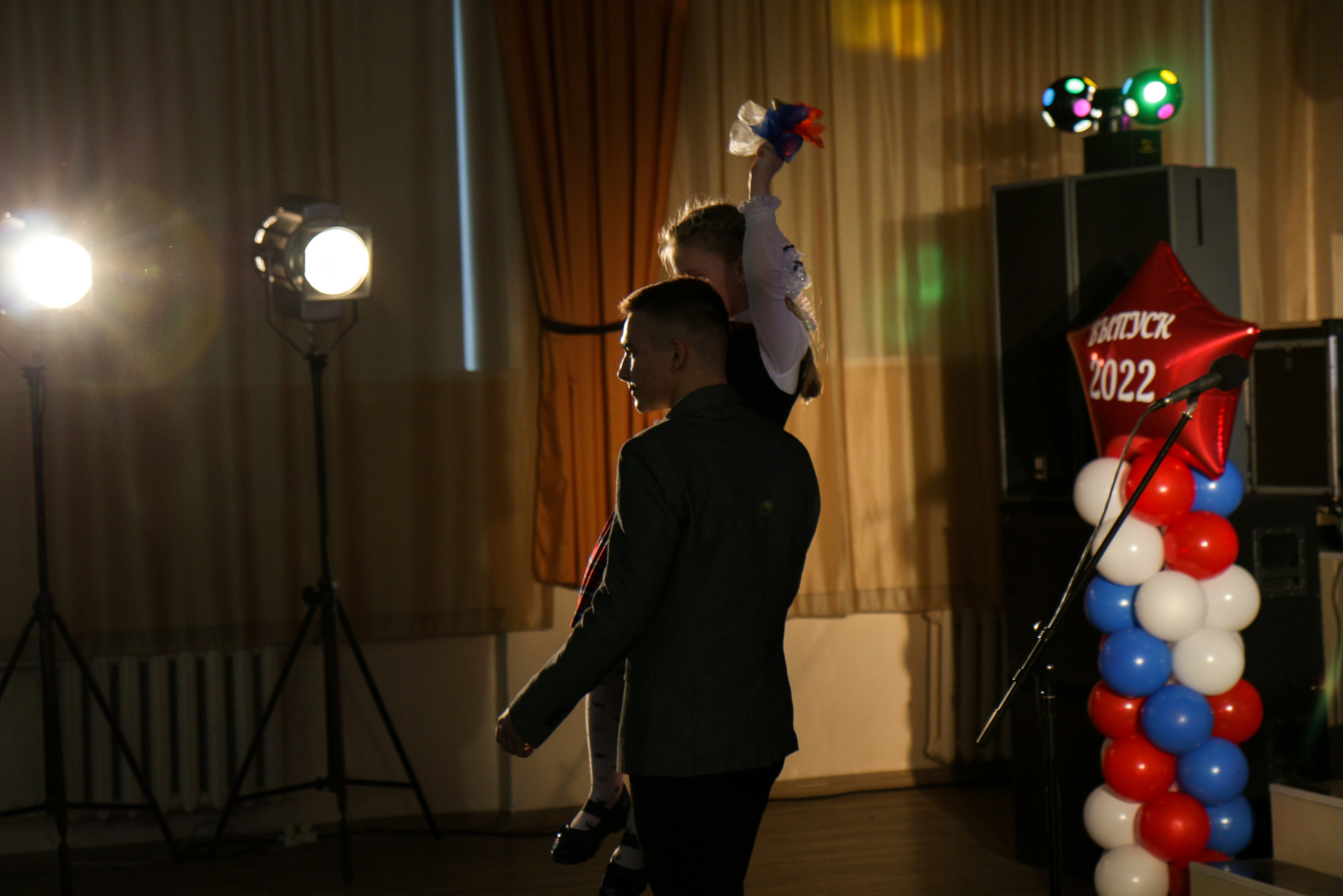 Последний звонок 55 школа. Фотограф Аникеева Алина, Рязань/Москва