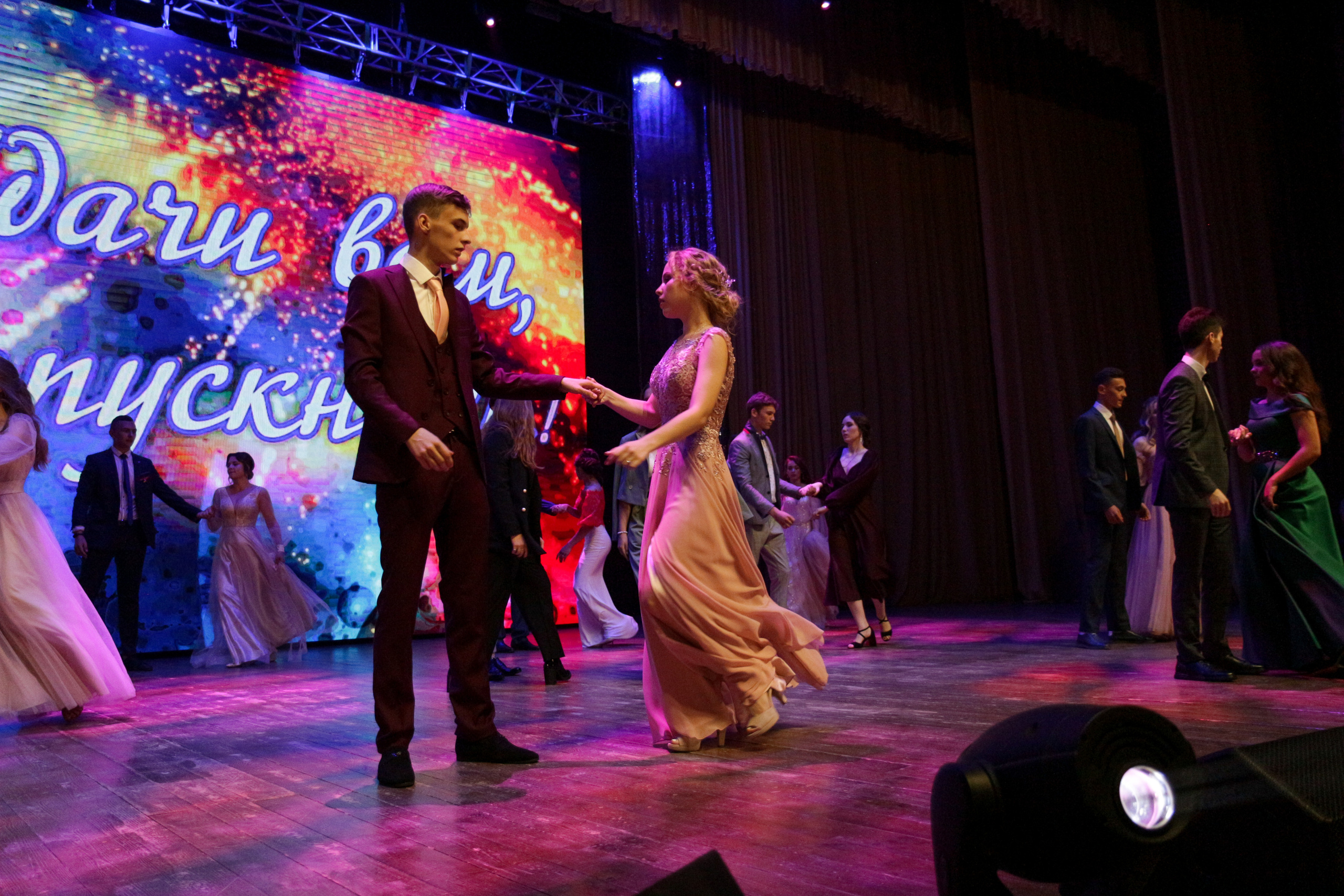 Выпускной 47 школы. Фотограф Аникеева Алина, Рязань/Москва