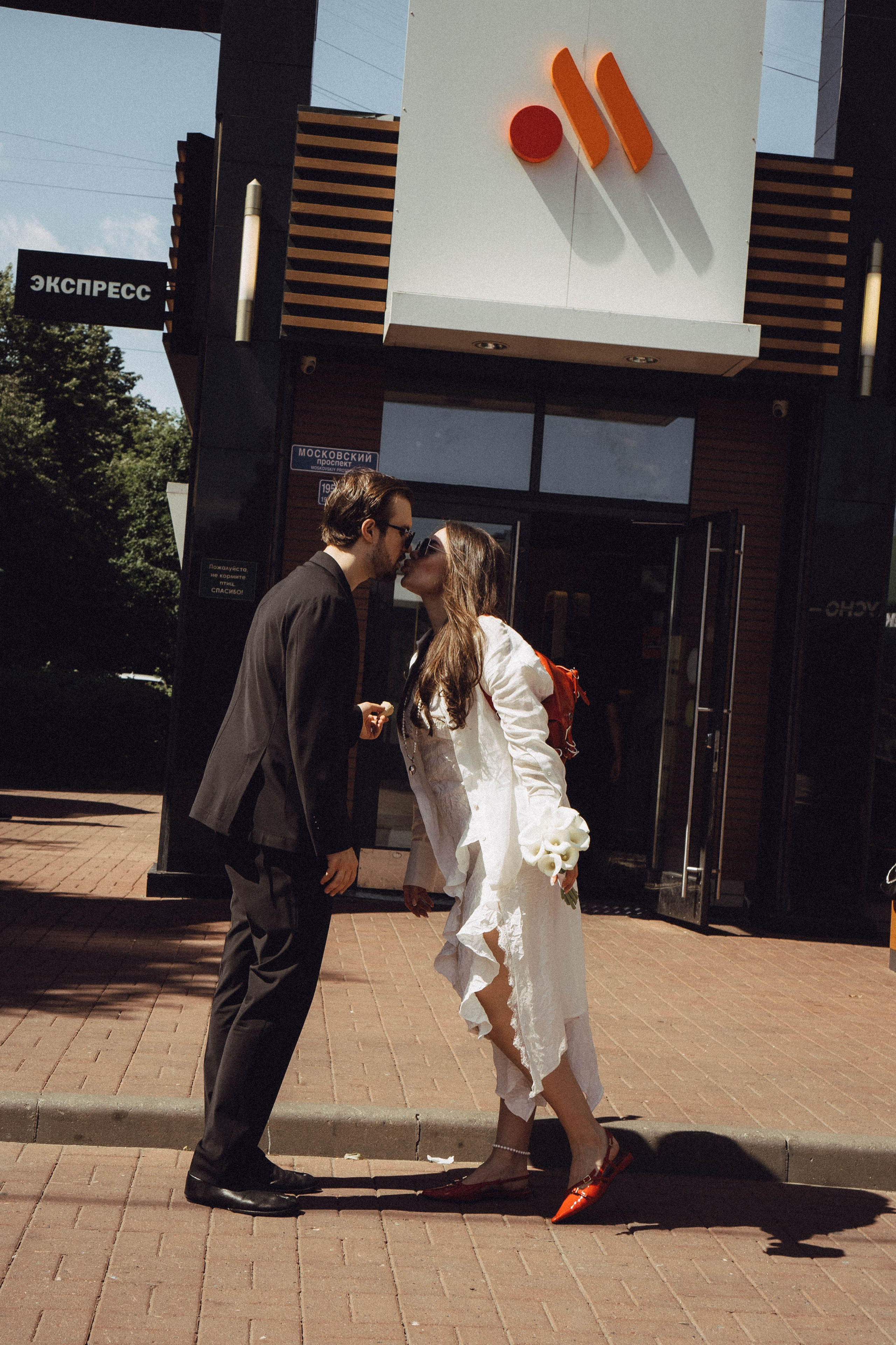 СВАДЕБНАЯ СЬЕМКА В ПАРКЕ ПОБЕДЫ И ПРОГУЛКА ПО МОСКОВСКОМУ ПРОСПЕКТУ. Профессиональный фотограф, Санкт-Петербург — Виктория Богомолова