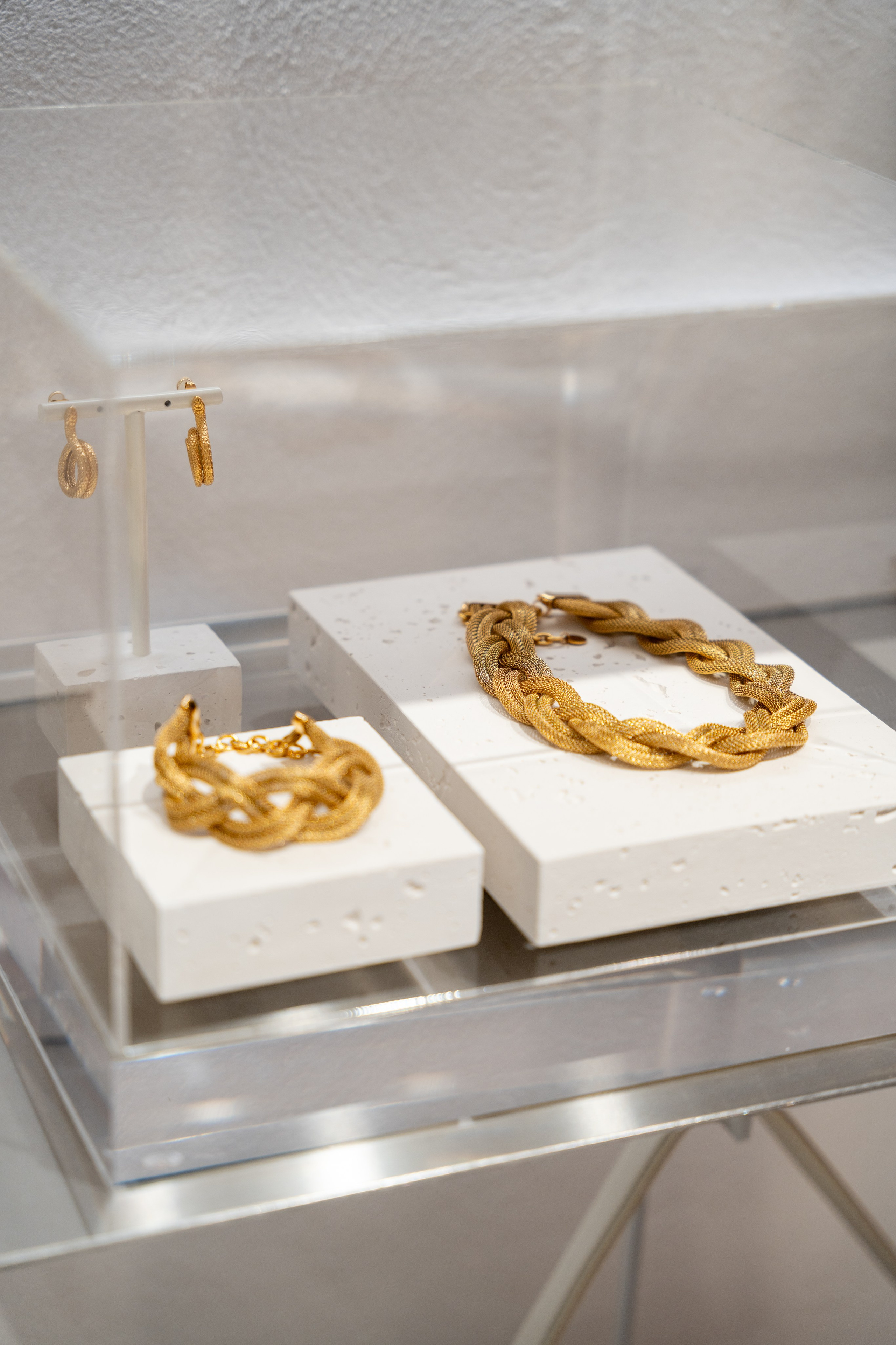 Интерьерная фотосъемка магазина Ekonika в Краснодаре — обувной бренд Профессиональная фотосъемка Ekonika — фирменный магазин в Краснодаре. Шедевры для Вас! Фотограф и Видеограф в Краснодаре Пахиев Руслан