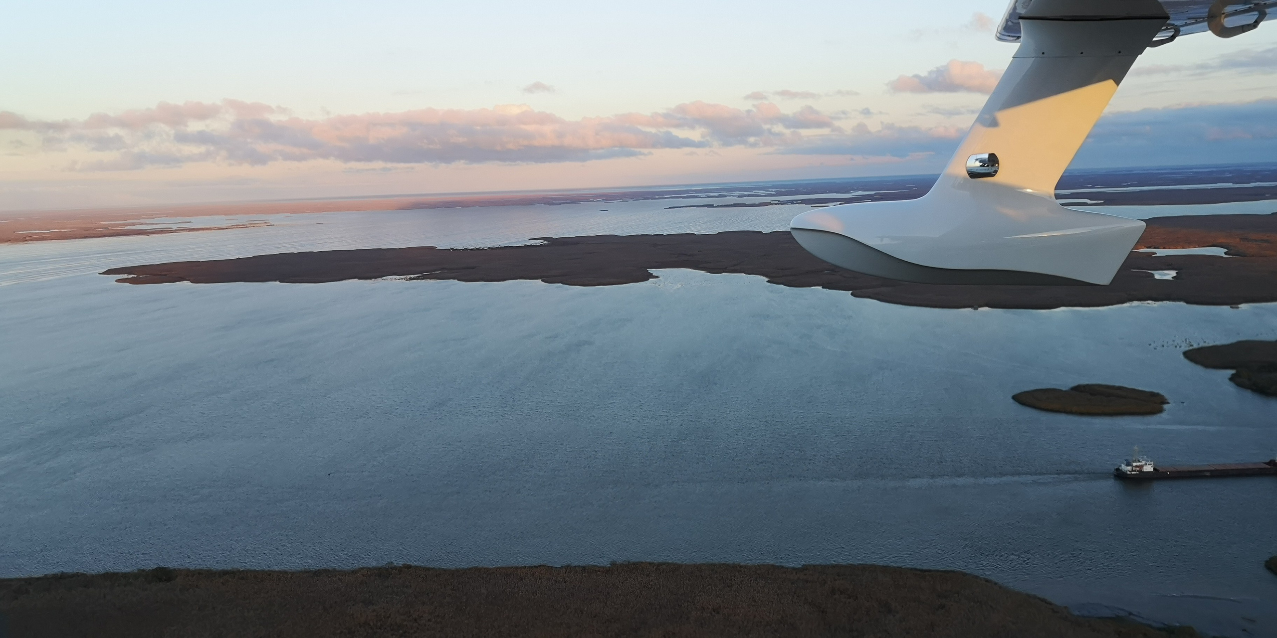 Каспийское море (наука на Ла-8) (2021 г.). Фотоальбом показывающий увлекательный мир авиации и мир медведей Андрея Иванова