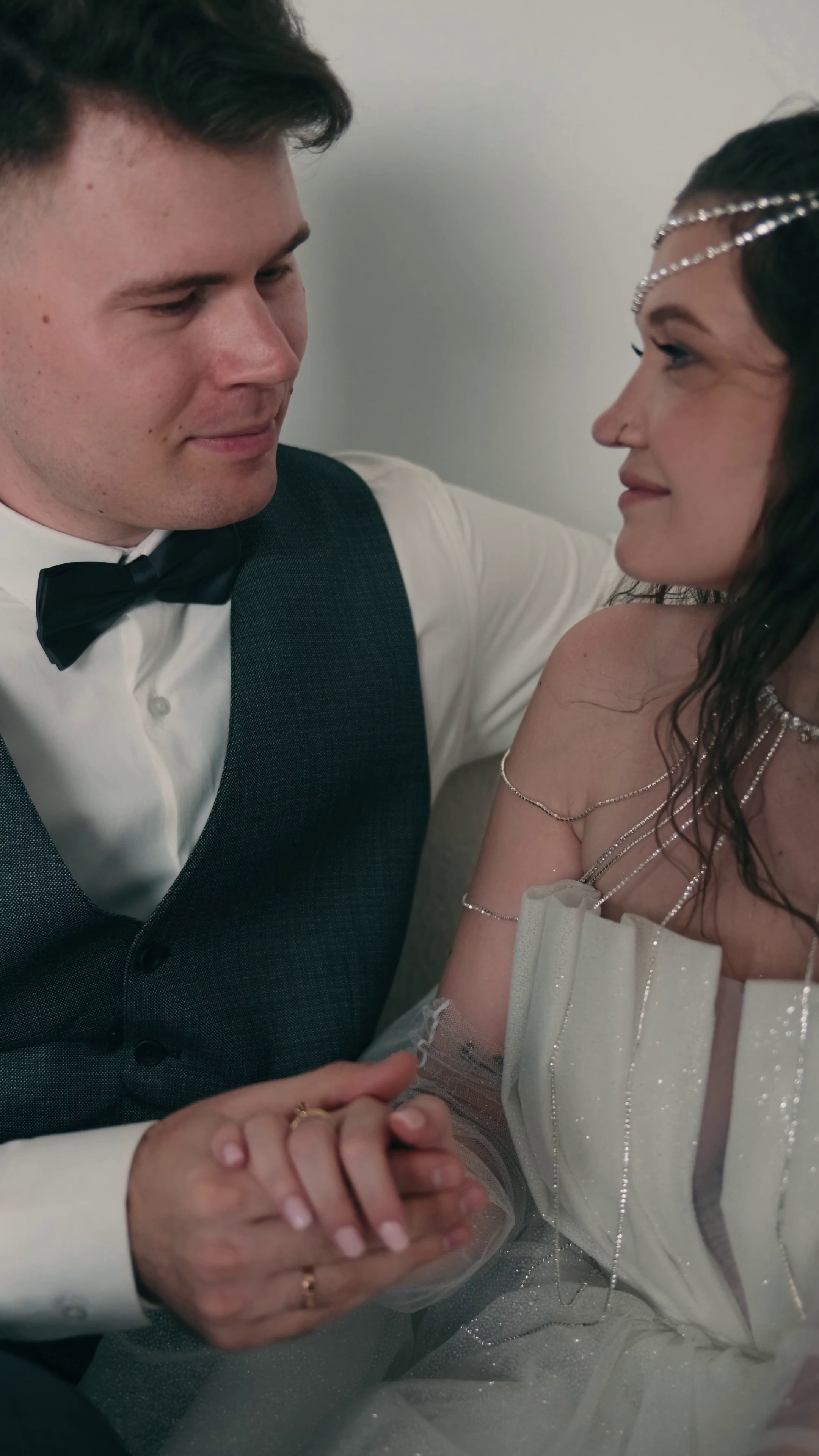 Рилс | видео. Свадебный фотограф Денис Ожигин в Краснодаре и крае. Эмоциональная и стильная съемка вашего дня