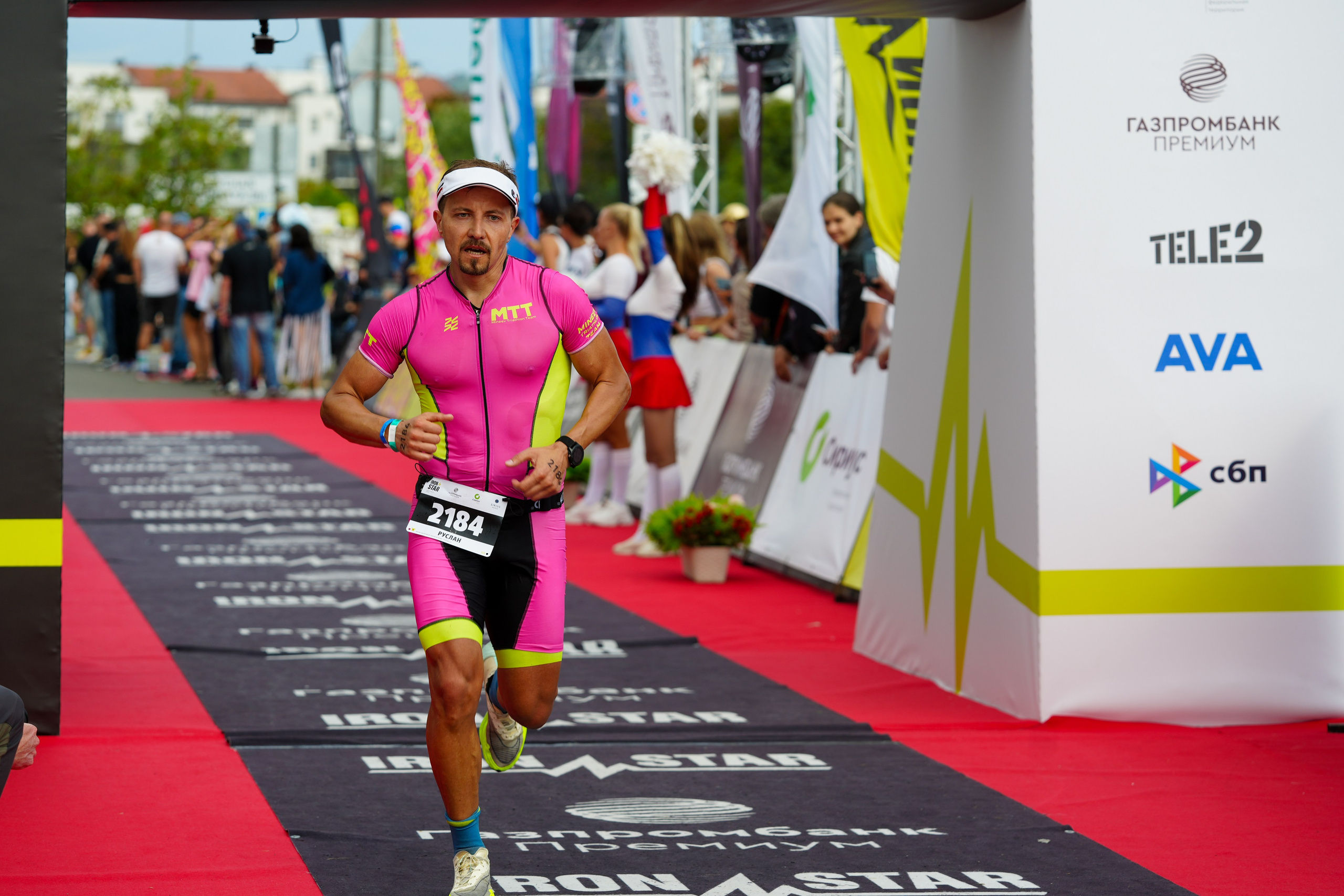 Фотоотчет партнерской интеграции для компании TELE2 на фестивале Ironstar. Репортажный фотограф в Красной Поляне и Сочи Павлюченко Екатерина