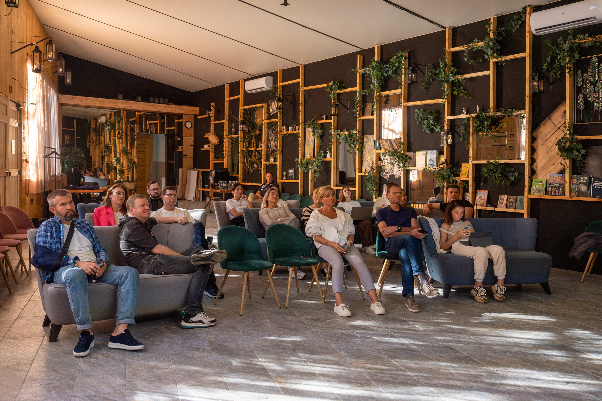 MICE меоприятие на курорте Красная Поляна для компании «Неометрия''. Репортажный фотограф в Красной Поляне и Сочи Павлюченко Екатерина