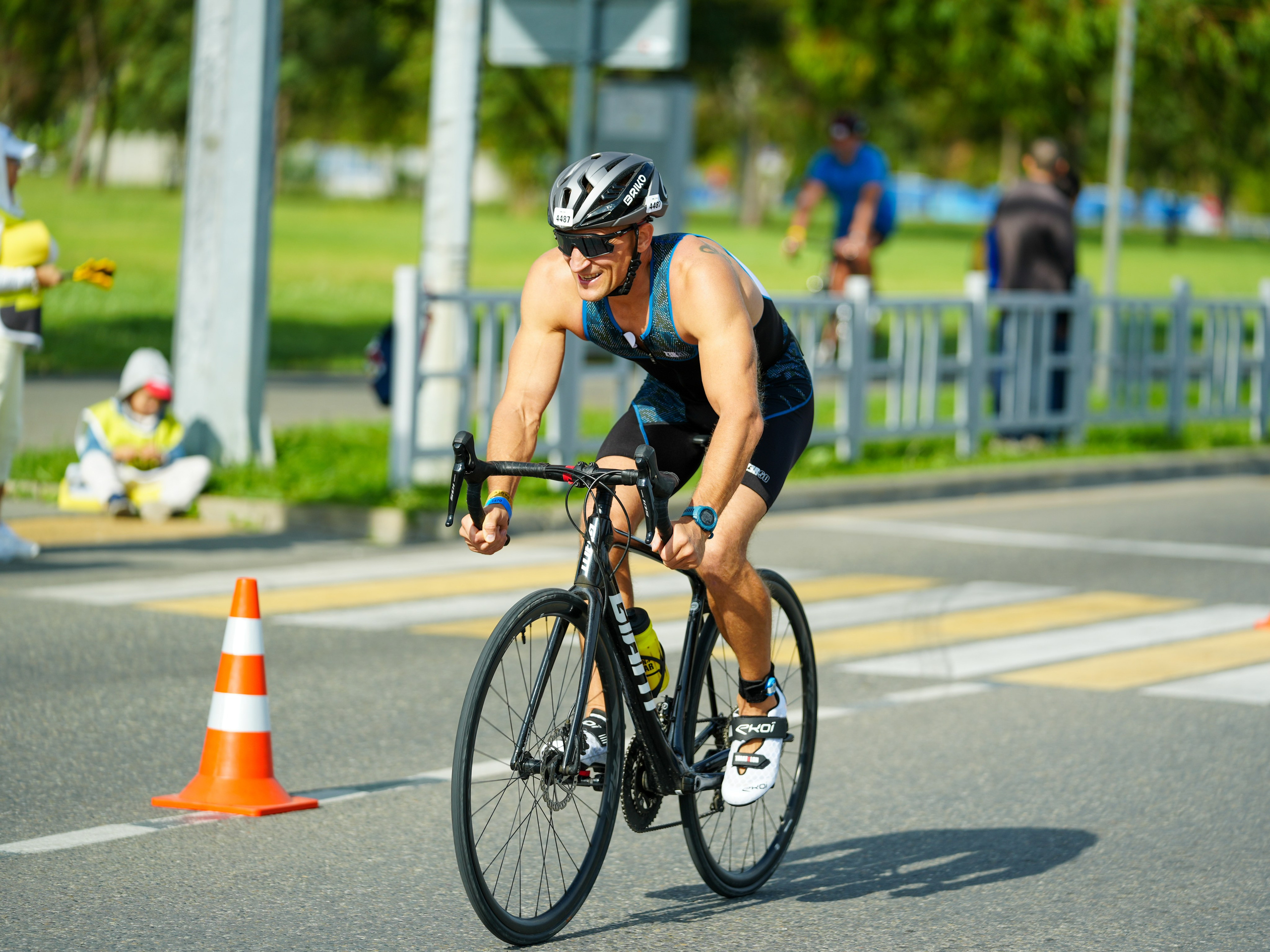 Фотоотчет партнерской интеграции для компании TELE2 на фестивале Ironstar. Репортажный фотограф в Красной Поляне и Сочи Павлюченко Екатерина