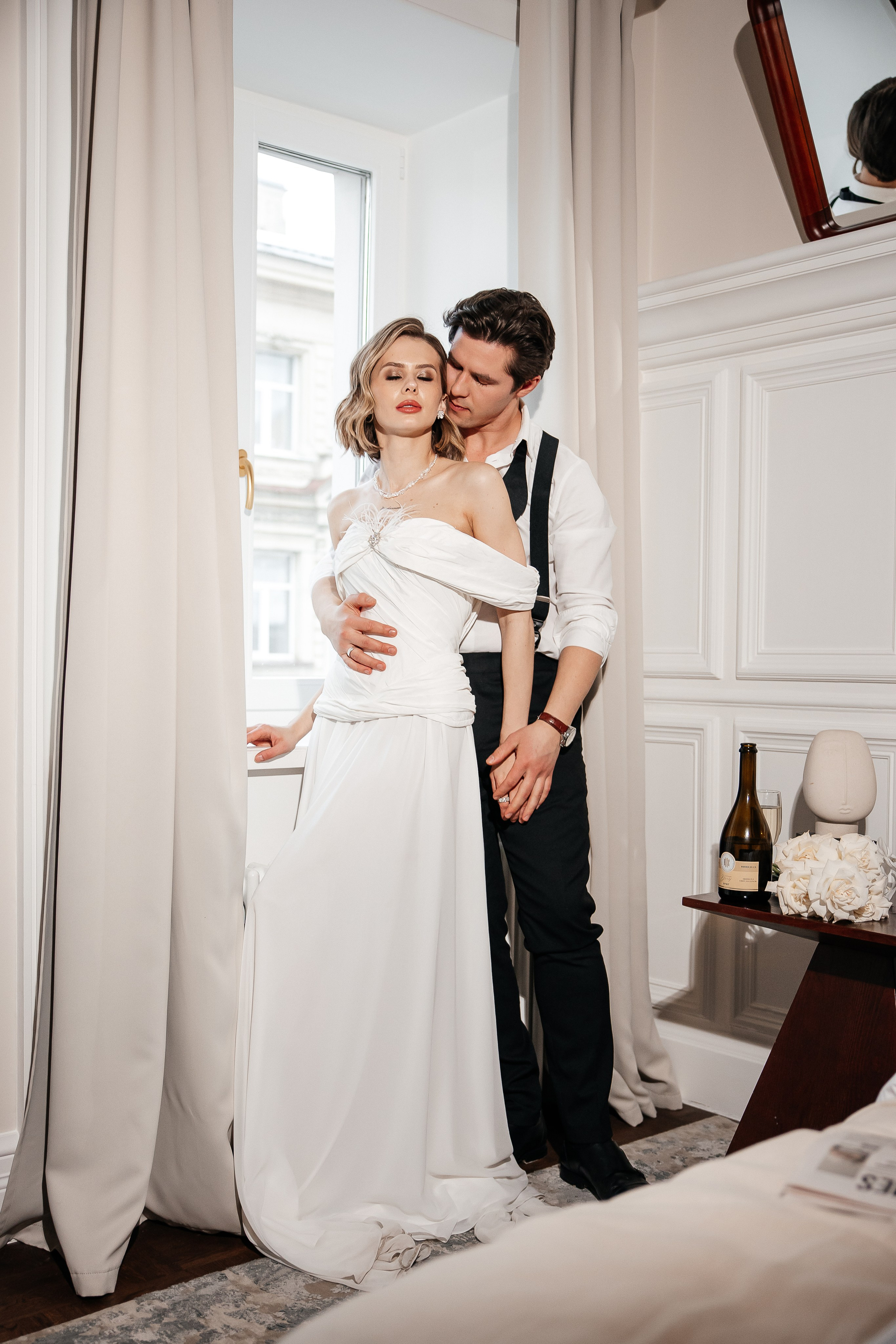 Утро жениха и невесты в отеле. Свадебный и семейный фотограф в Москве Красинская Мария