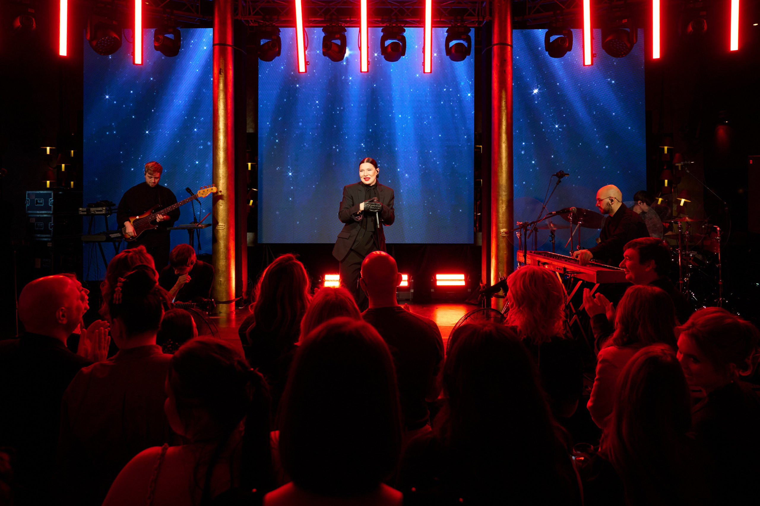 Репортажная съёмка корпоратива и концерта Елки в Петербурге и Москве