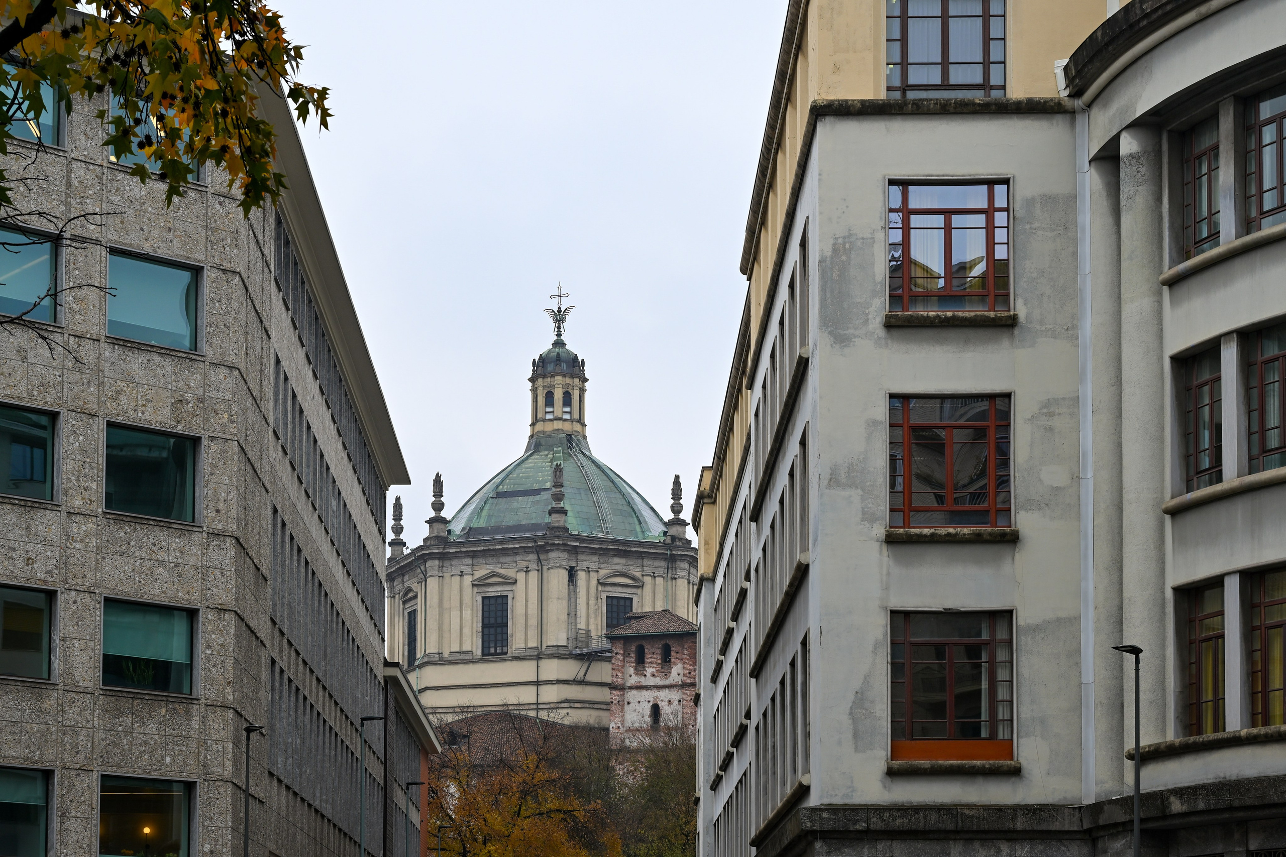Milano: Navigli, City, Trams. Фотограф Минск