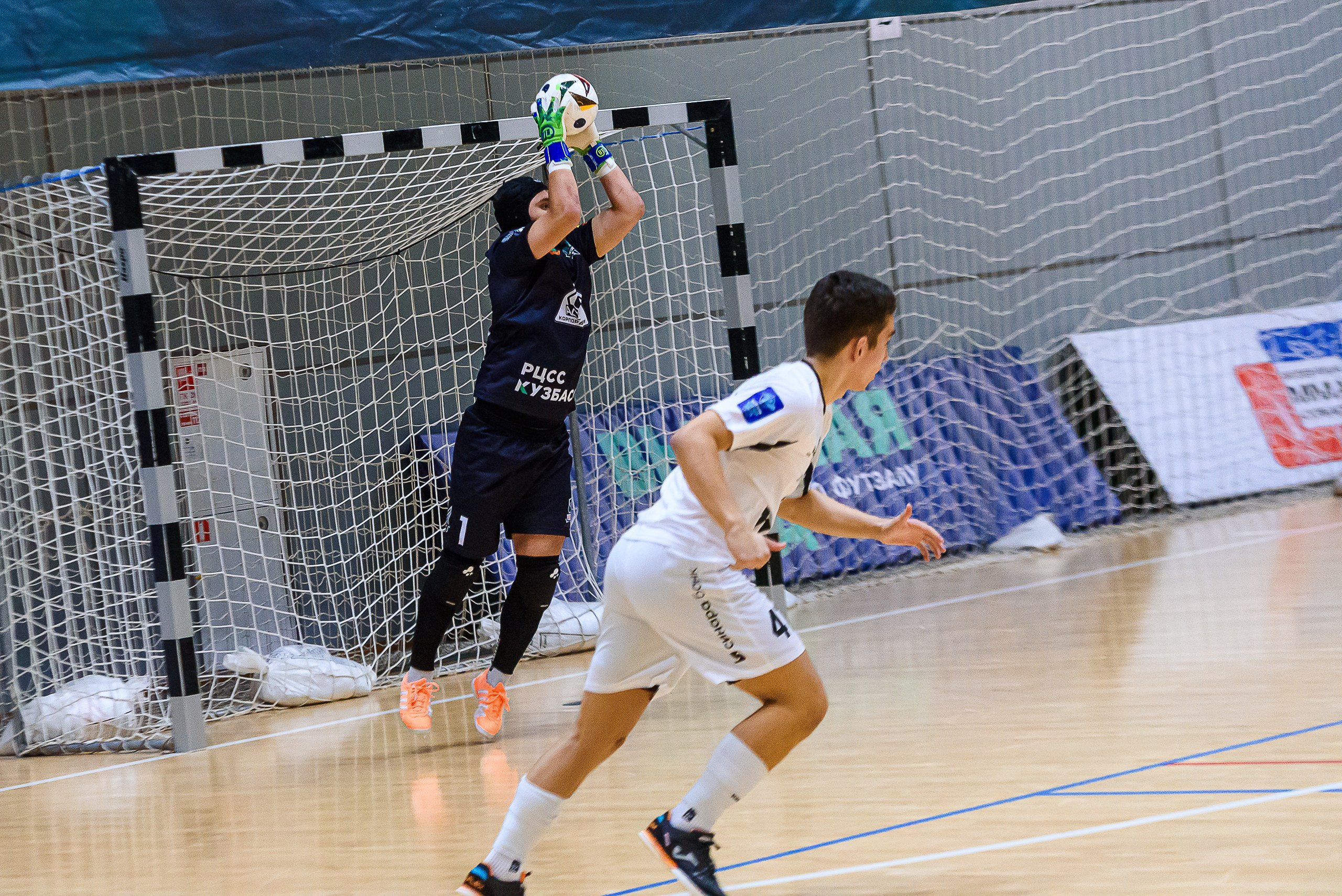 Высшая лига по футзалу — Сезон 2024-2025 — 2ой тур. Репортажный фотограф в Кемерово