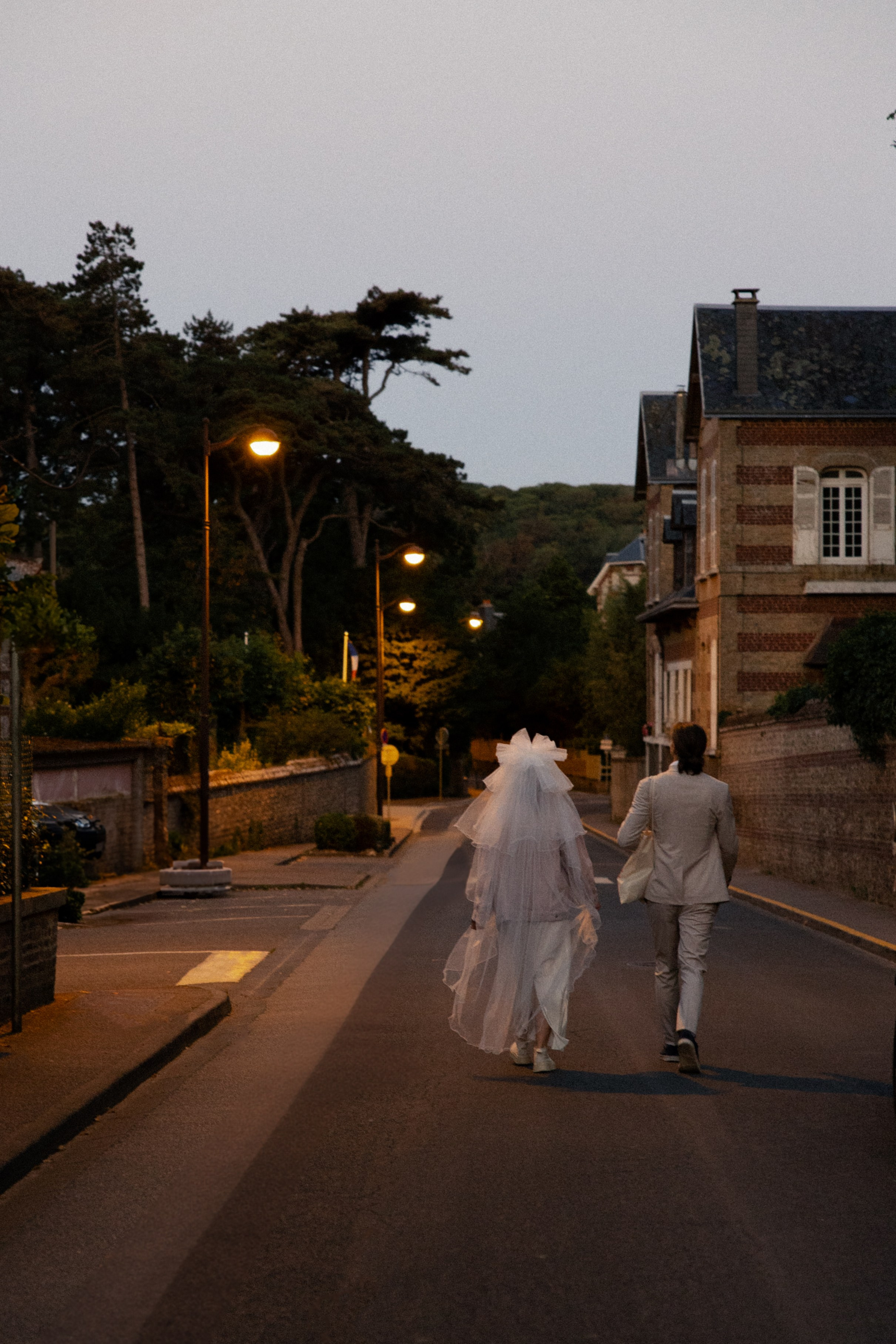 Étretat. Galina and Nikita Bykovets, a wedding photographer and videographer duo in Germany