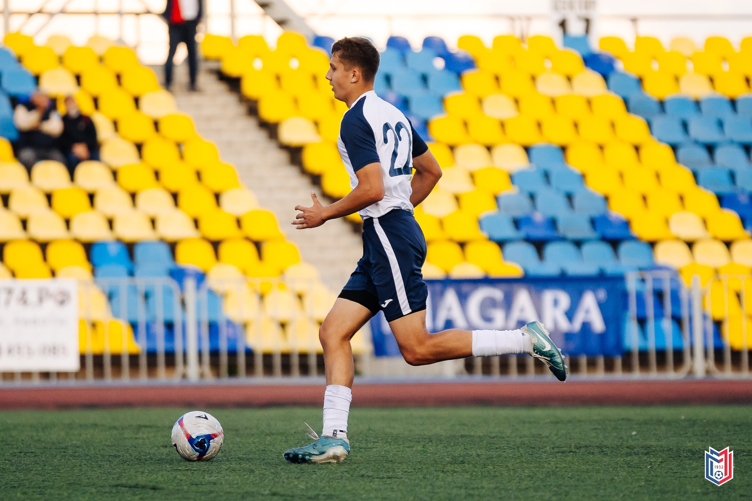 ФК «Металлург-Магнитогорск» — «СибГУФК Иртыш-2» // 21.09.24. Денис Прохоров Фотограф в г. Магнитогорск