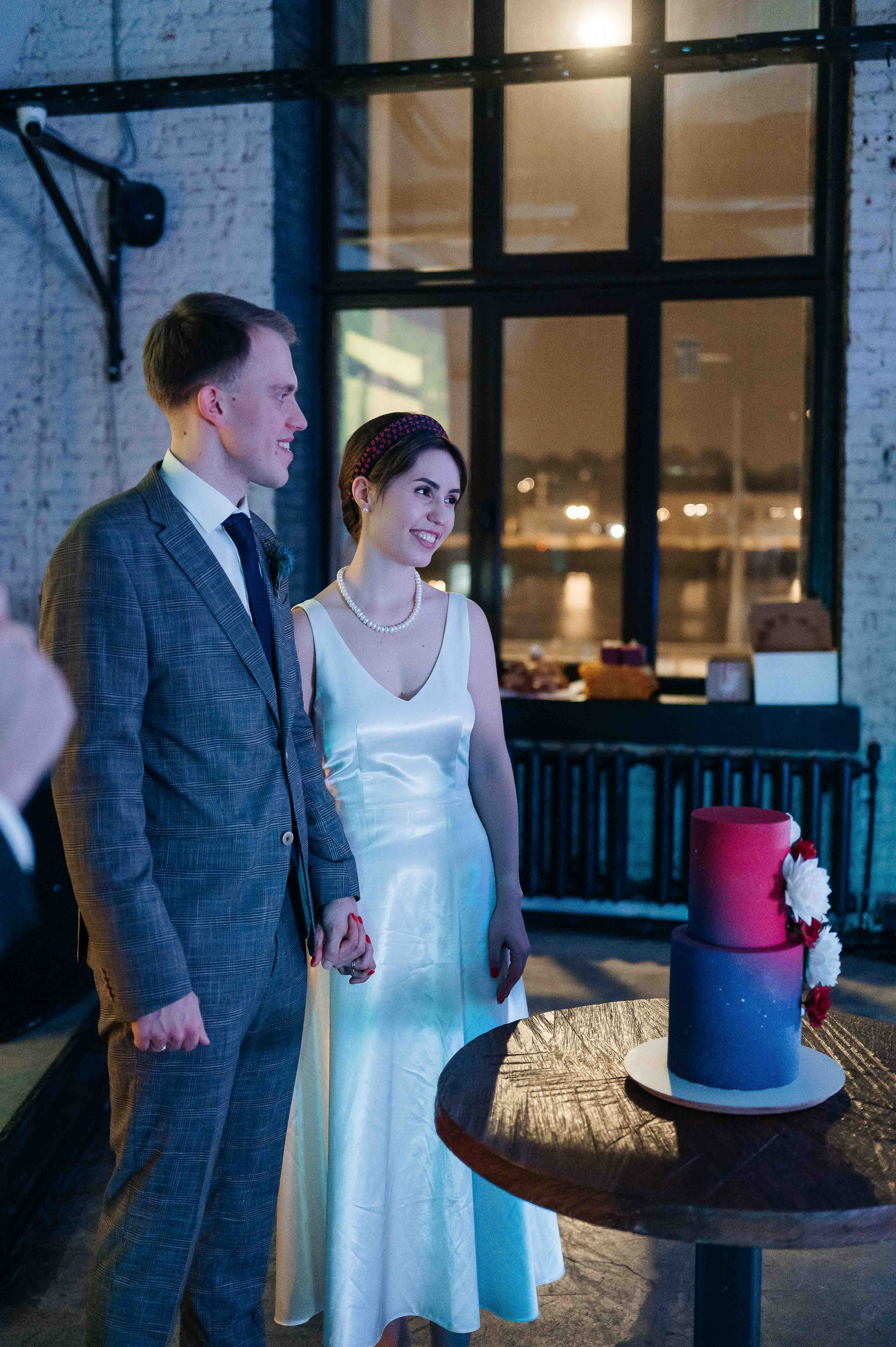 Утро невесты в гостинице. Свадебный и семейный фотограф в Котласе Никита Попов