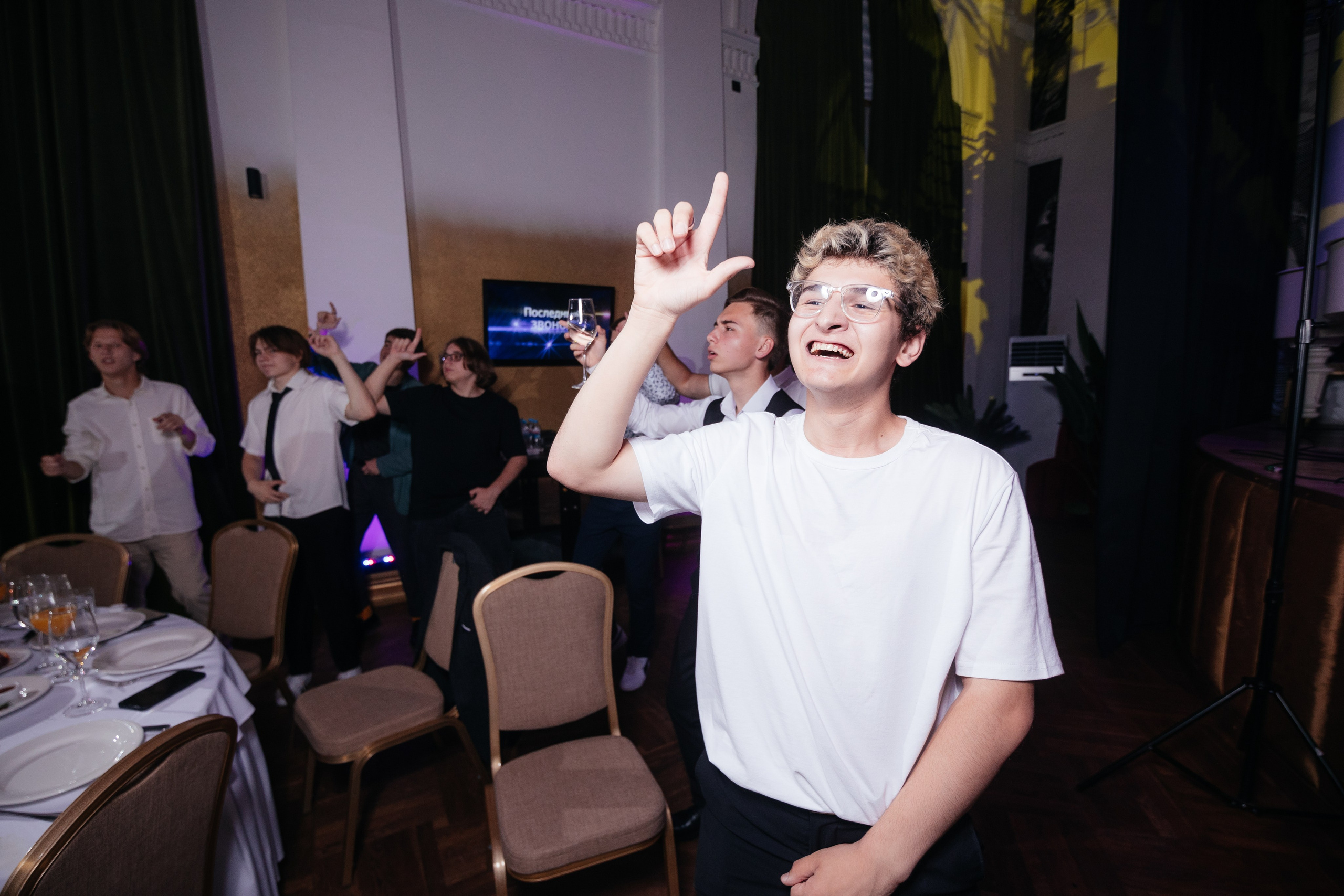 Выпускной 11 класс. Фотограф Крохин Олег