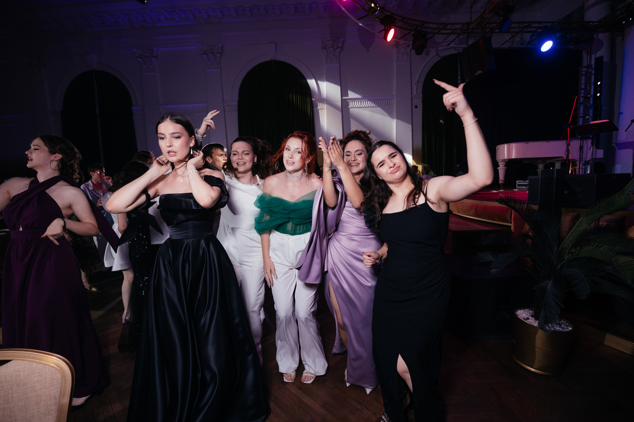 Выпускной 11 класс. Фотограф Крохин Олег