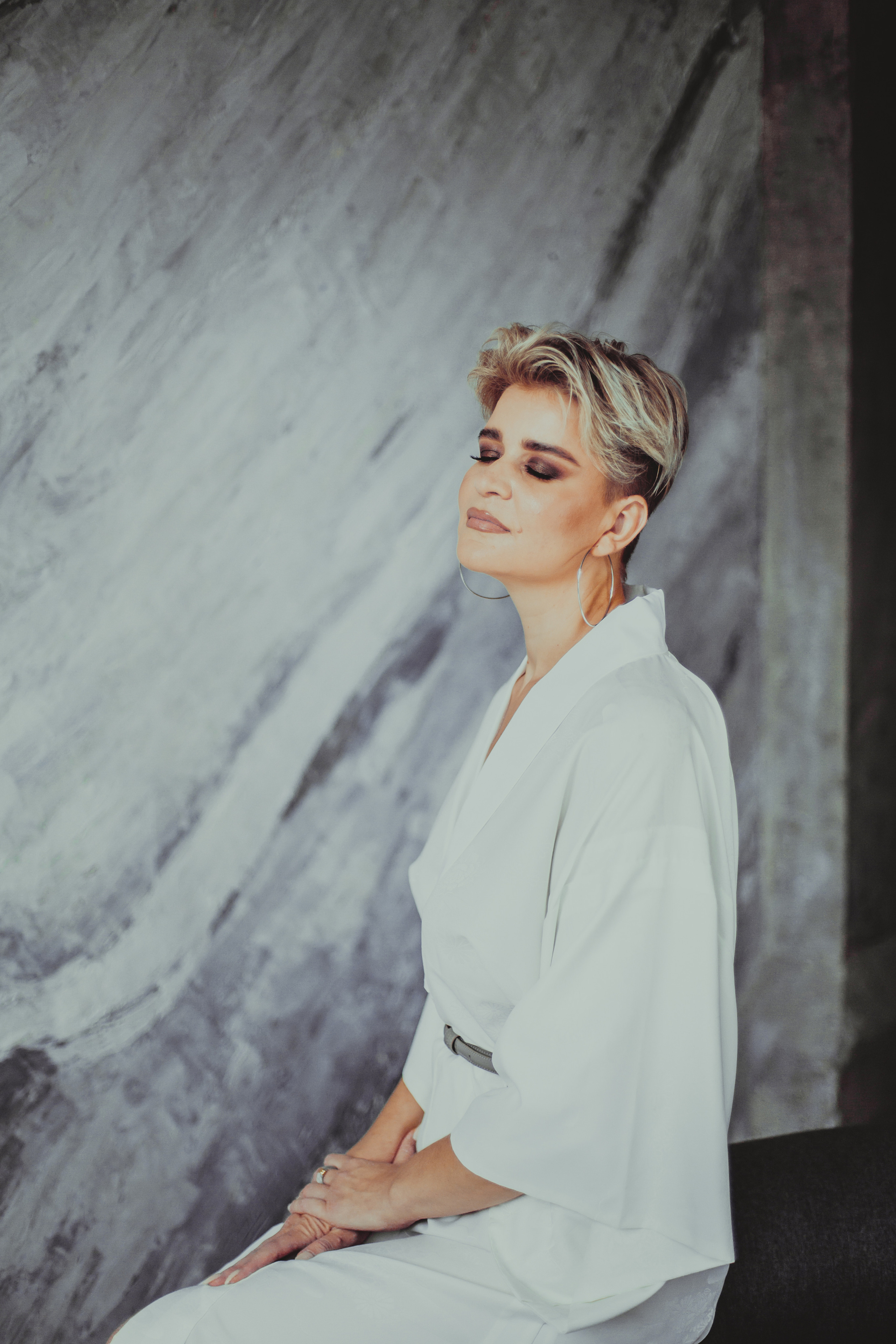 Портретная женская фотосессия в студии Москва. Детский, свадебный и семейный фотограф Юлия Курбатова, Санкт-Петербург