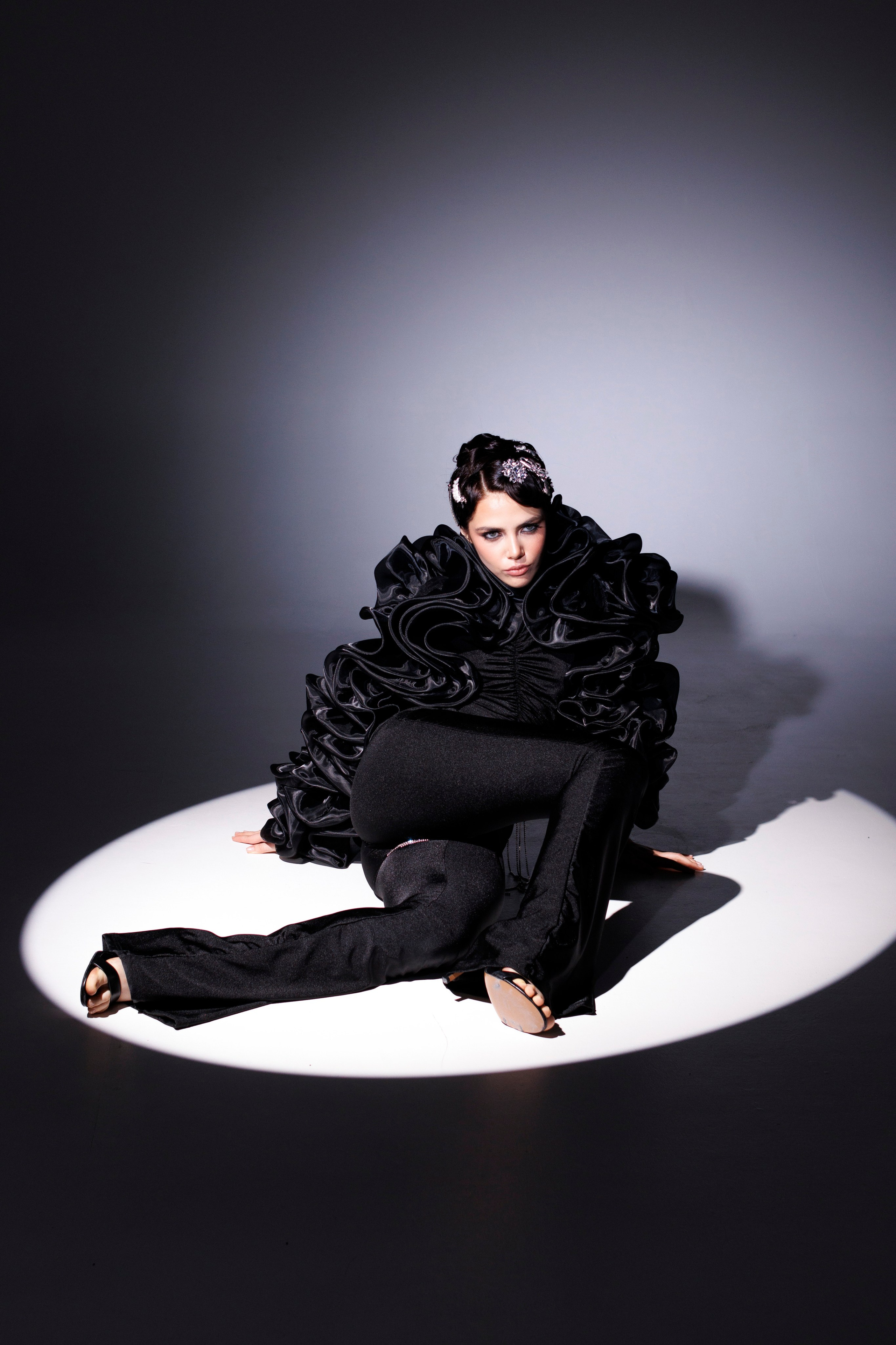 Фотосессия в студии. Я — фотограф, который помогает запечатлеть самые важные моменты вашей жизни!