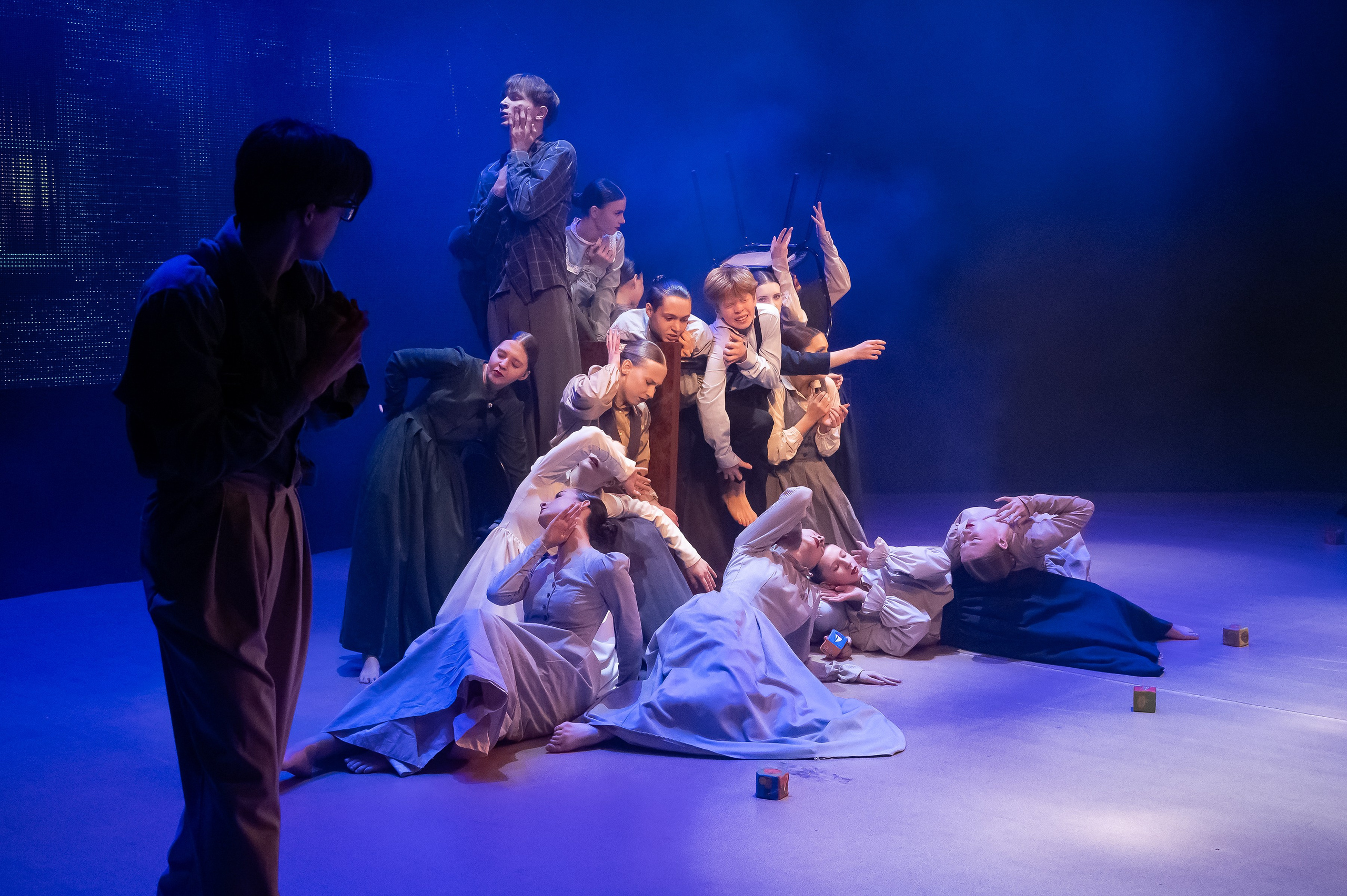 Концерт «Пространные танцы». Репортажный, семейный и детский фотограф в Пензе и Заречном Арина Ермилова. Картины барельеф на заказ